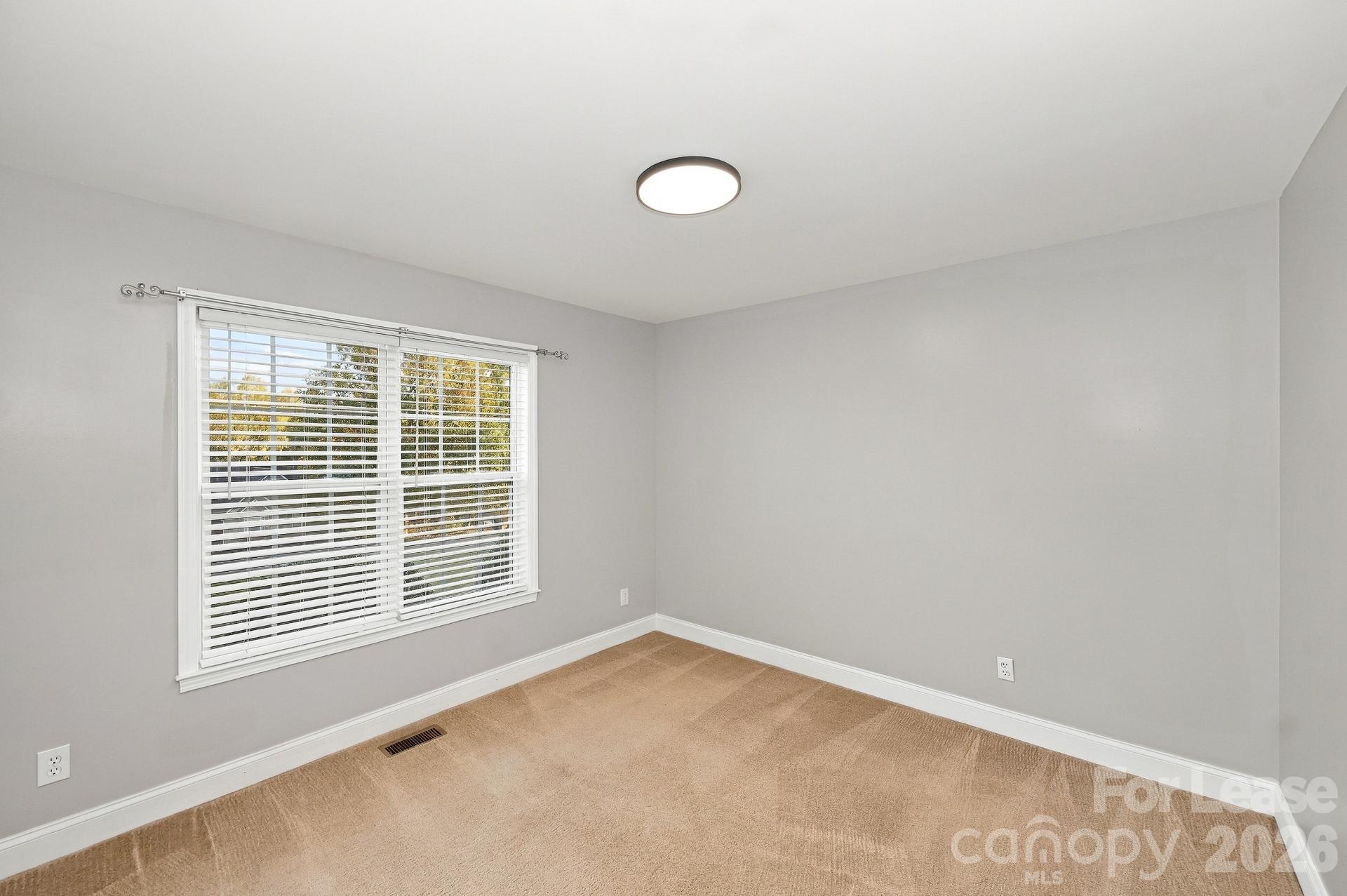 Single Family Residence at 118 Sundance Circle, Statesville, photo 15 of 19