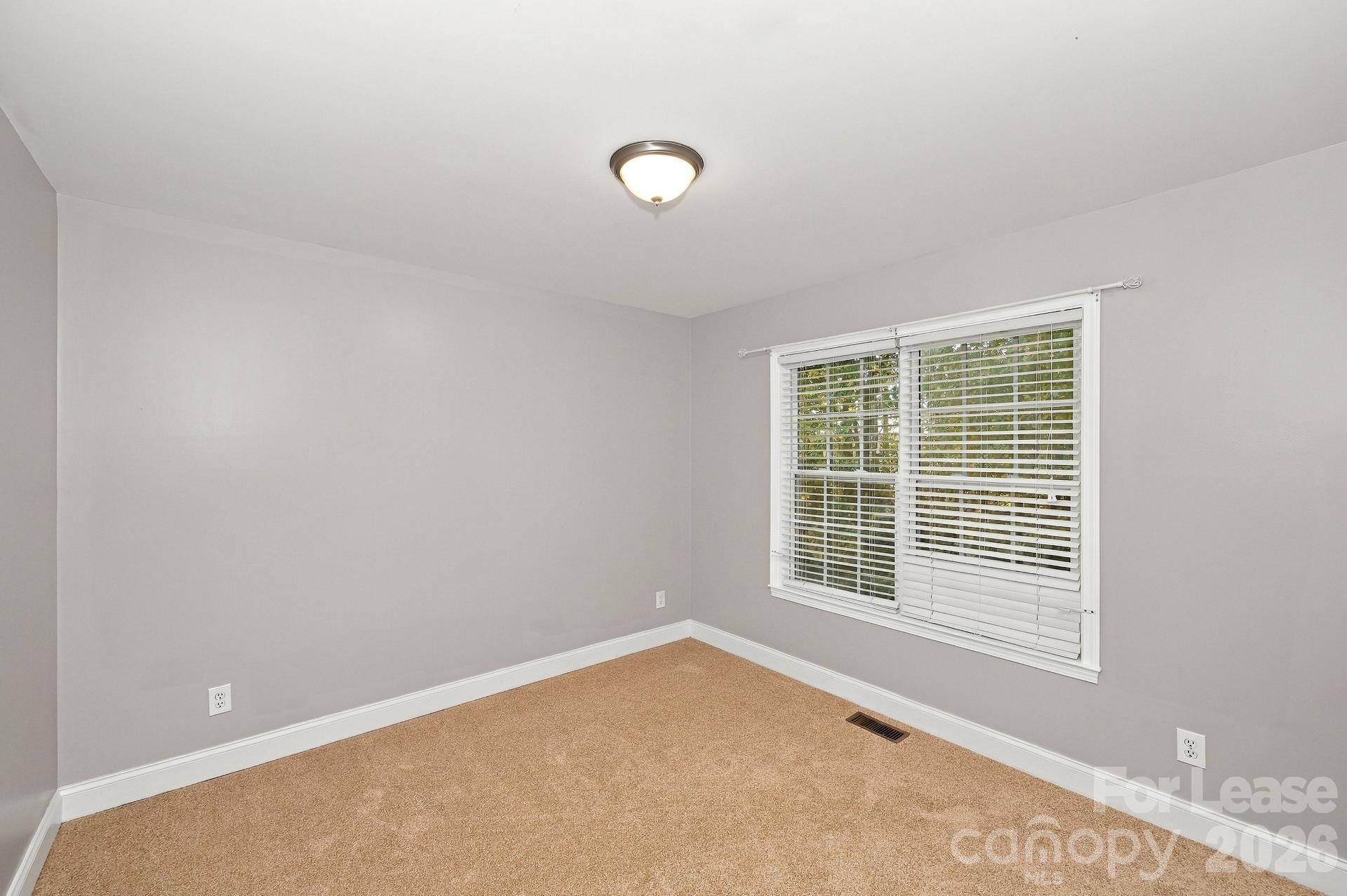 Single Family Residence at 118 Sundance Circle, Statesville, photo 16 of 19