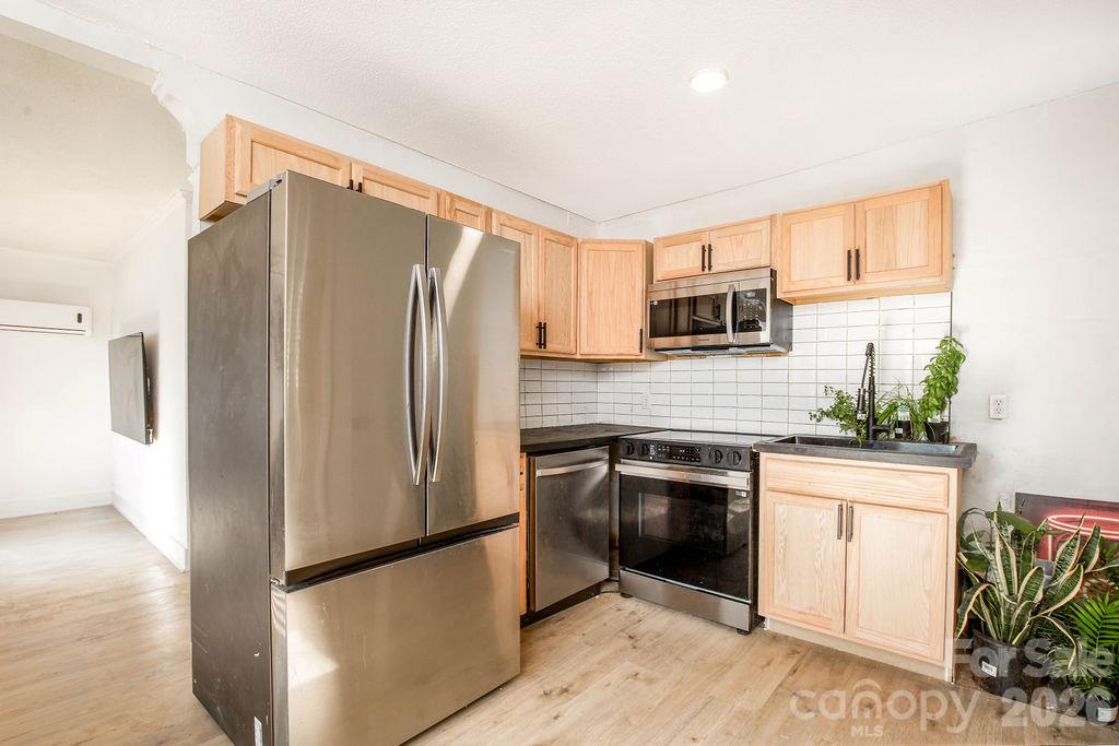 Kitchen - 14903 Beatties Ford Road, Huntersville