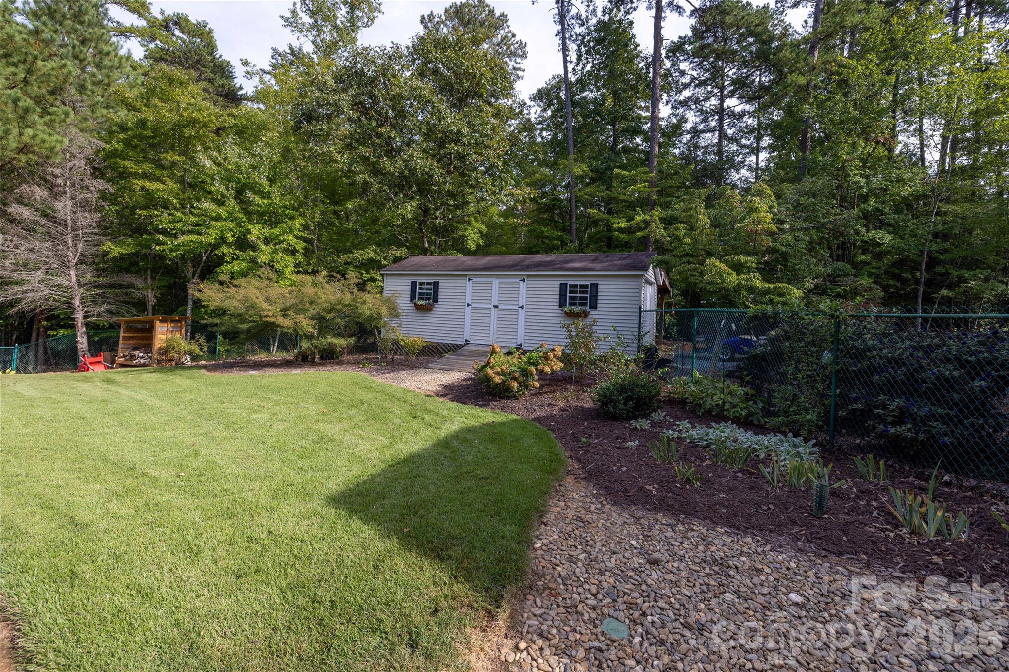Workshop Storage shed with eclectric  and a lean-to - 571 Newport Drive, Mount Gilead