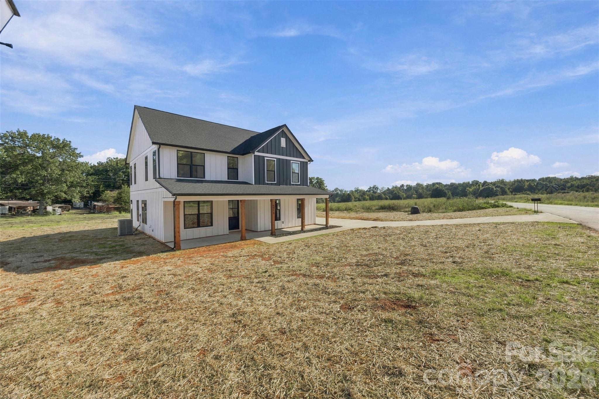 Single Family Residence at 1511 Lingerfelt Farm Drive, Bessemer City, photo 4 of 40