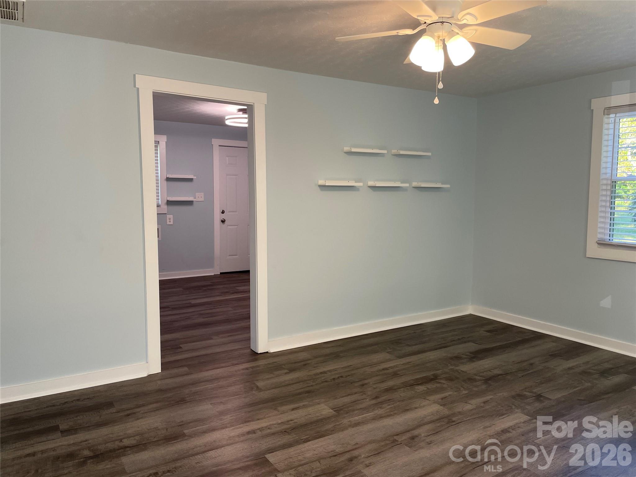 Single Family Residence at 712 Bridges Drive, Kings Mountain, photo 2 of 16