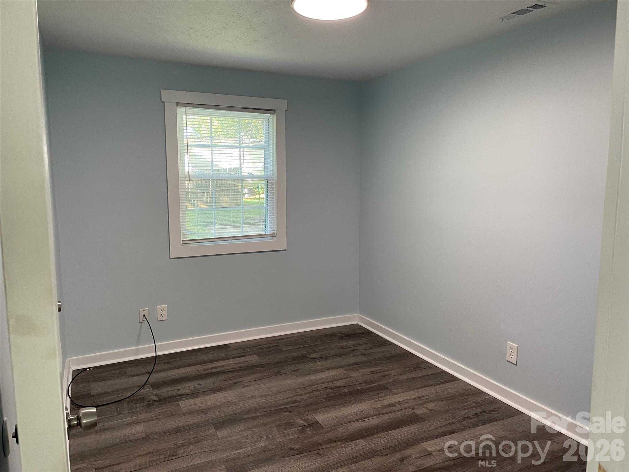 Single Family Residence at 712 Bridges Drive, Kings Mountain, photo 9 of 16
