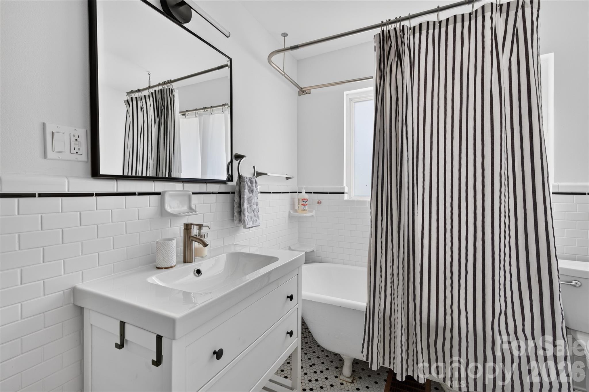 Single Family Residence at 266 Starnes Cove Road, Candler, photo 13 of 27
