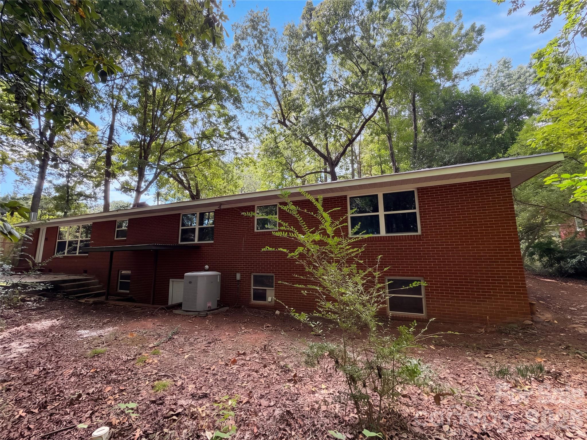 Single Family Residence at 1632 Carolina Circle, Gastonia, photo 24 of 25