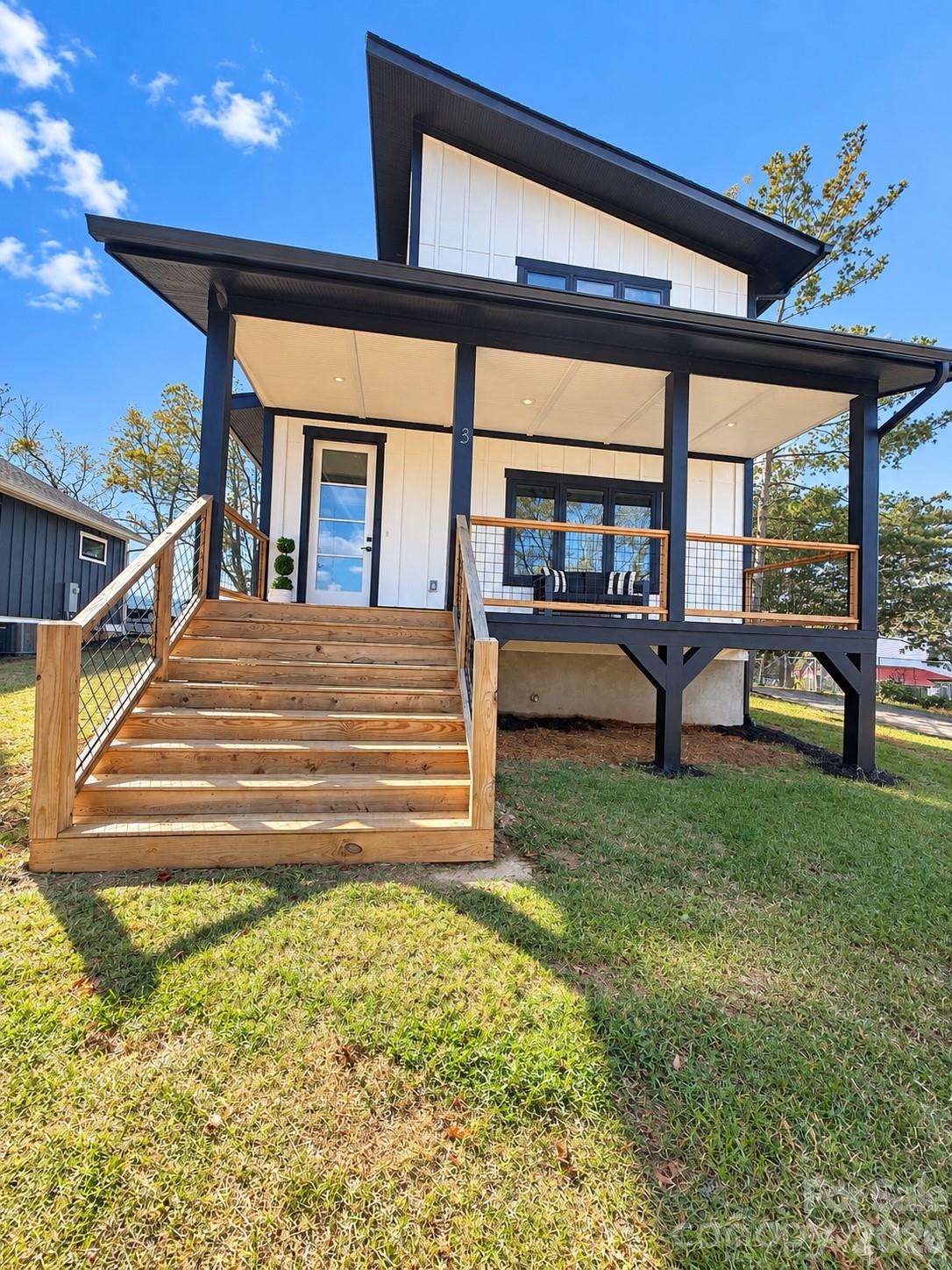 Single Family Residence at 3 Locust Street, Asheville, photo 6 of 29