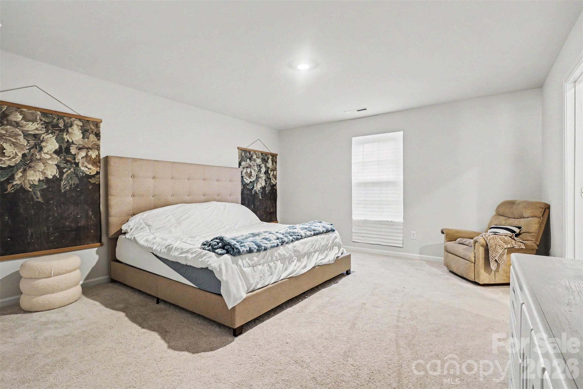 Oversized primary bedroom suite upstairs - 149 Catawba Walk Way, Statesville