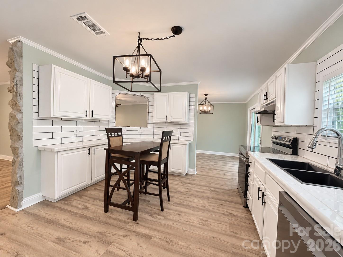 Single Family Residence at 116 Springdale Drive, York, photo 12 of 40