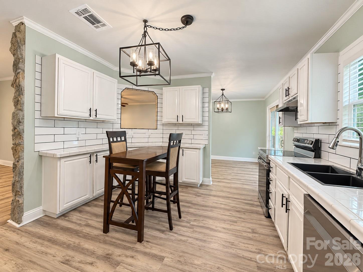 Single Family Residence at 116 Springdale Drive, York, photo 16 of 40