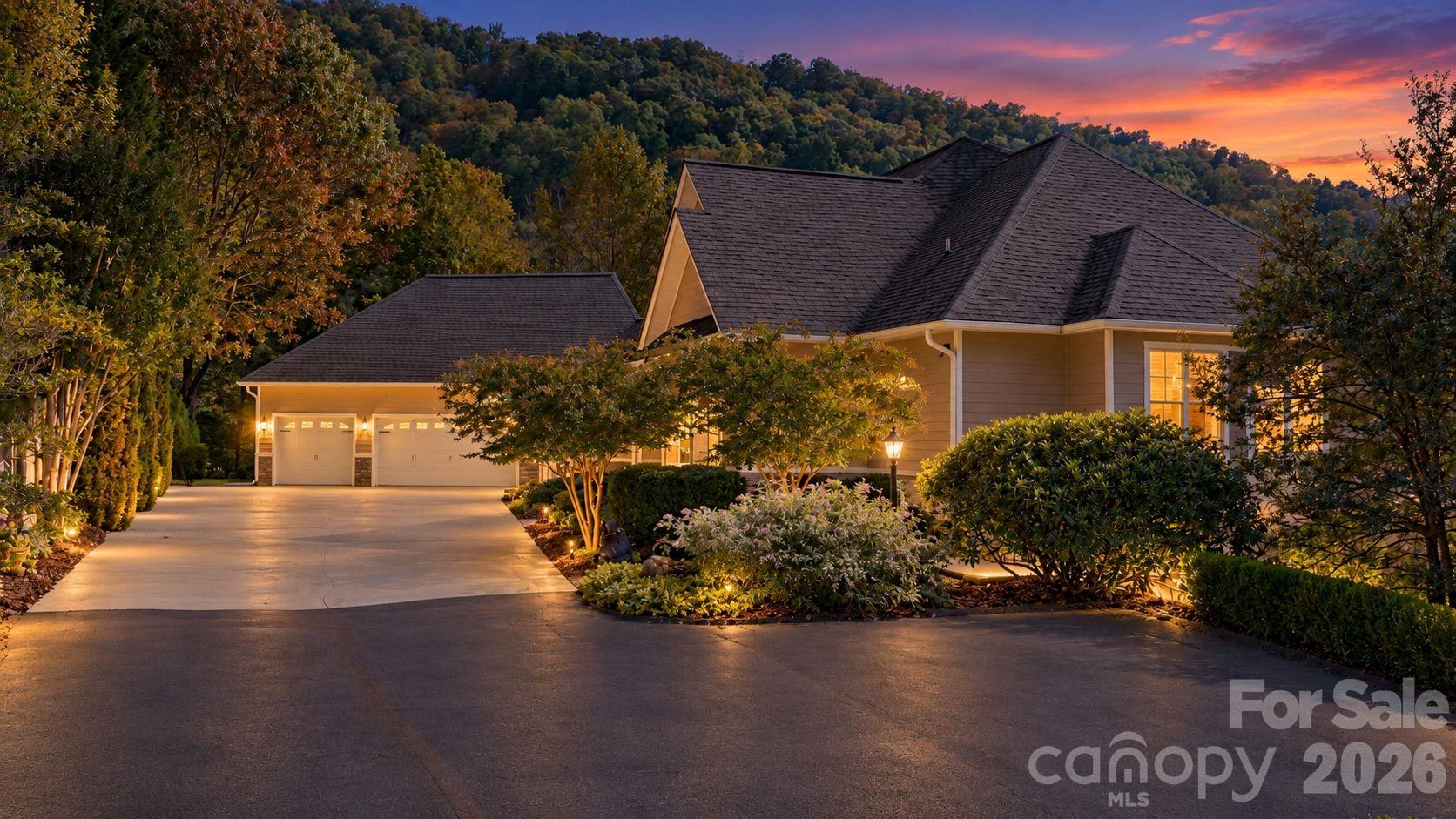 Single Family Residence at 228 Inverness Drive, Waynesville, photo 6 of 48