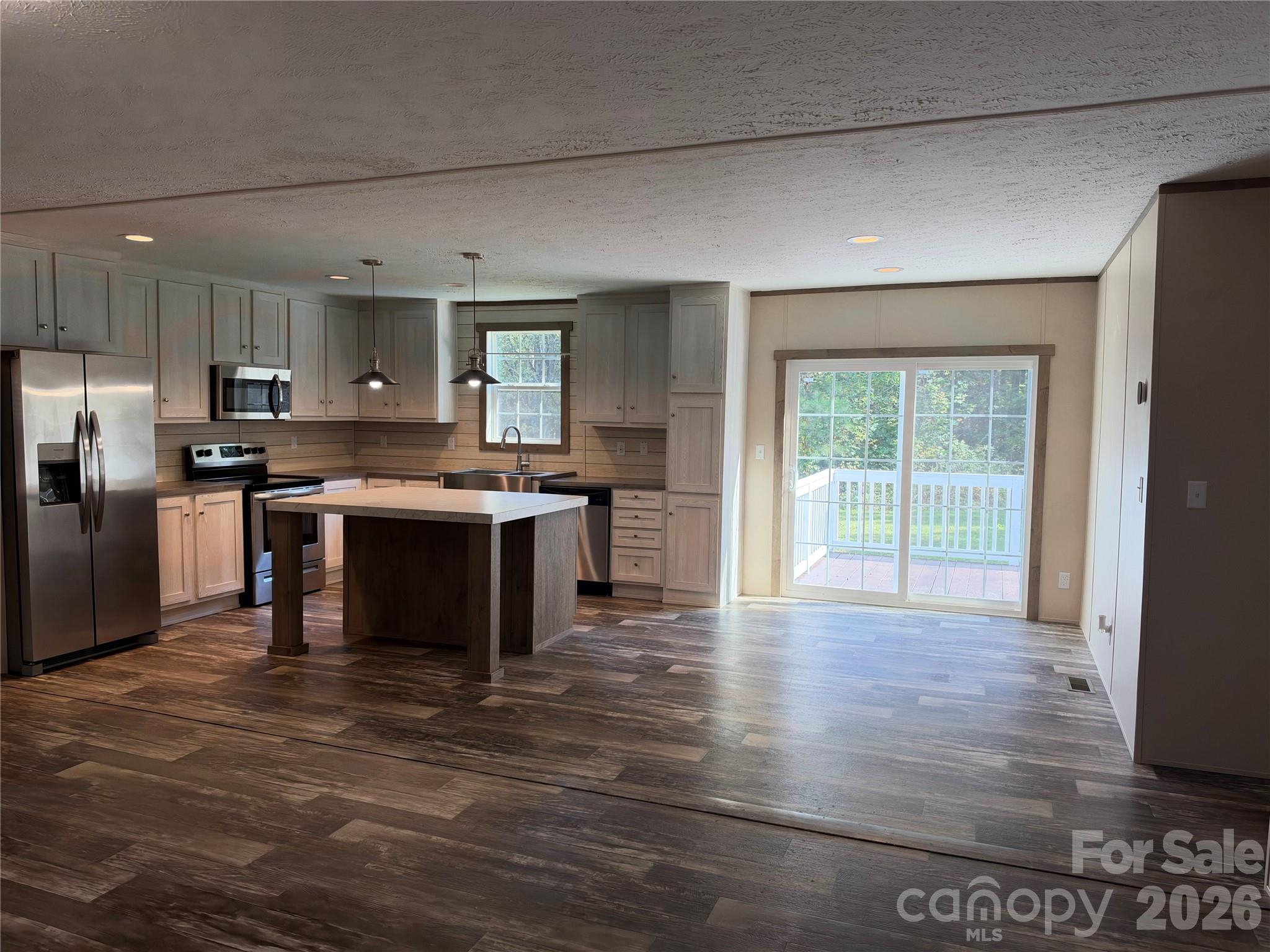 Single Family Residence at 4808 McConnells Highway, York, photo 7 of 25