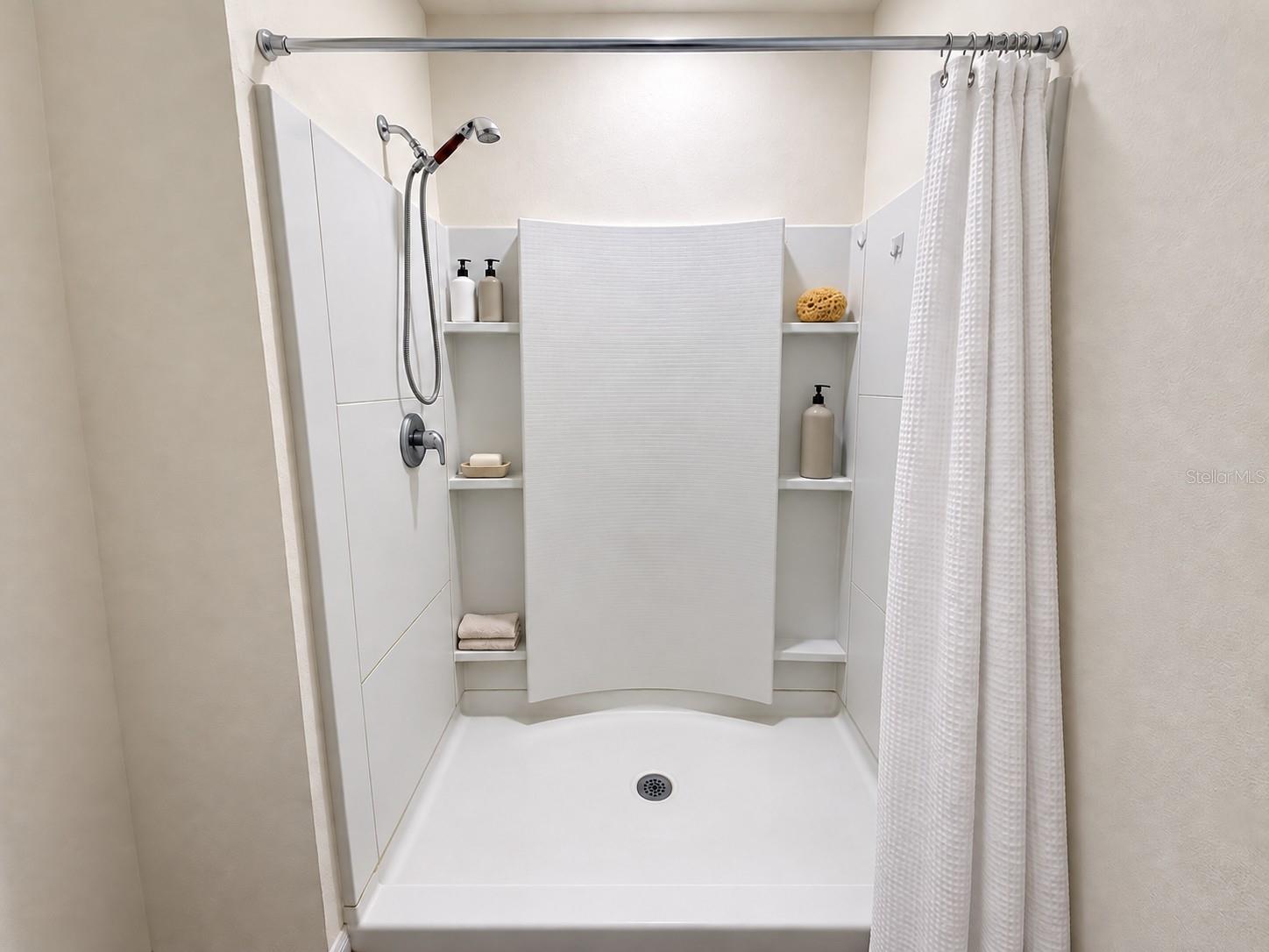 Master bath - 3515 WHITE DANDELION CT, PLANT CITY