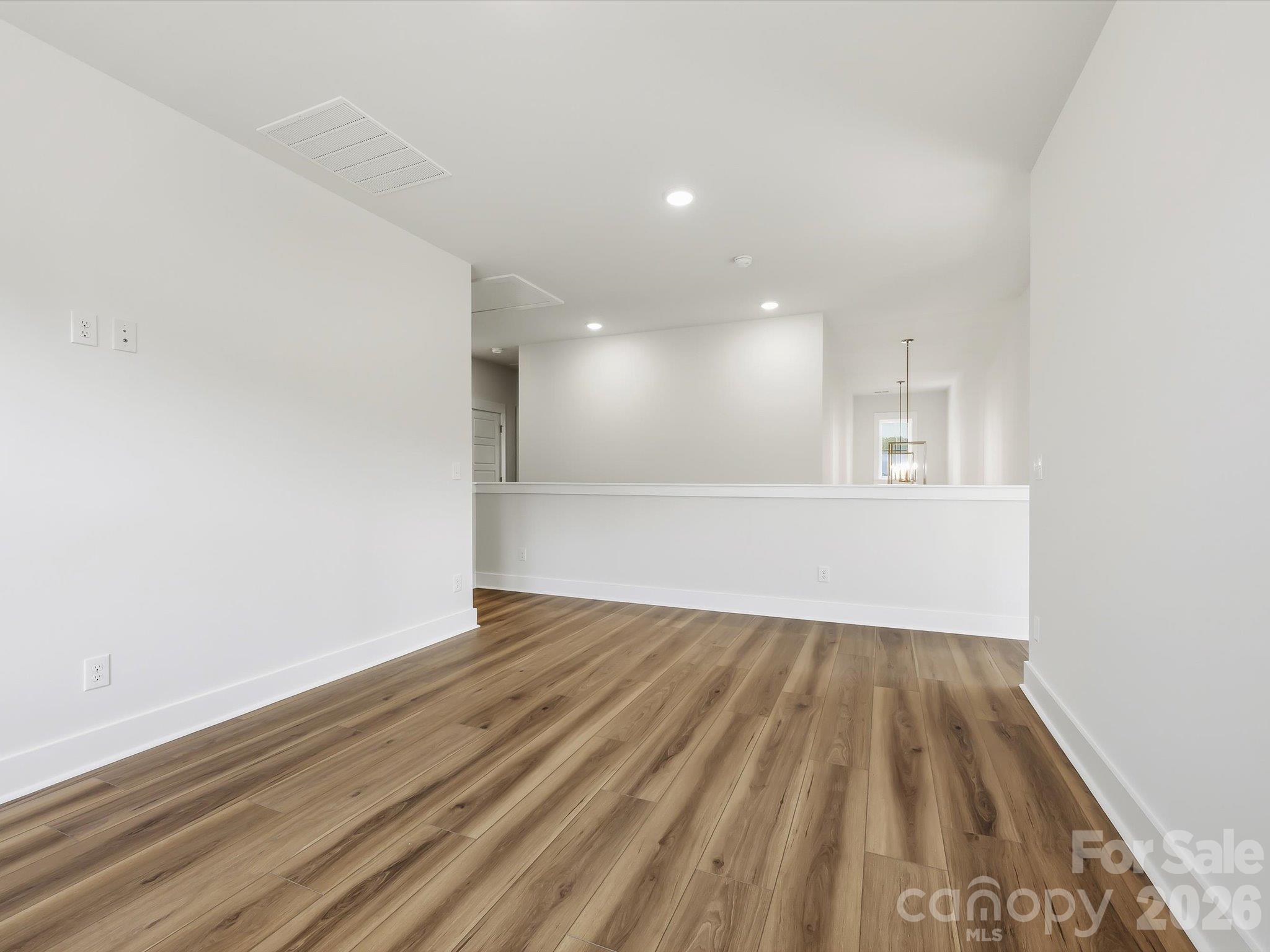 Upstairs Loft Retreat - 558 Cape Cod Way, Rock Hill