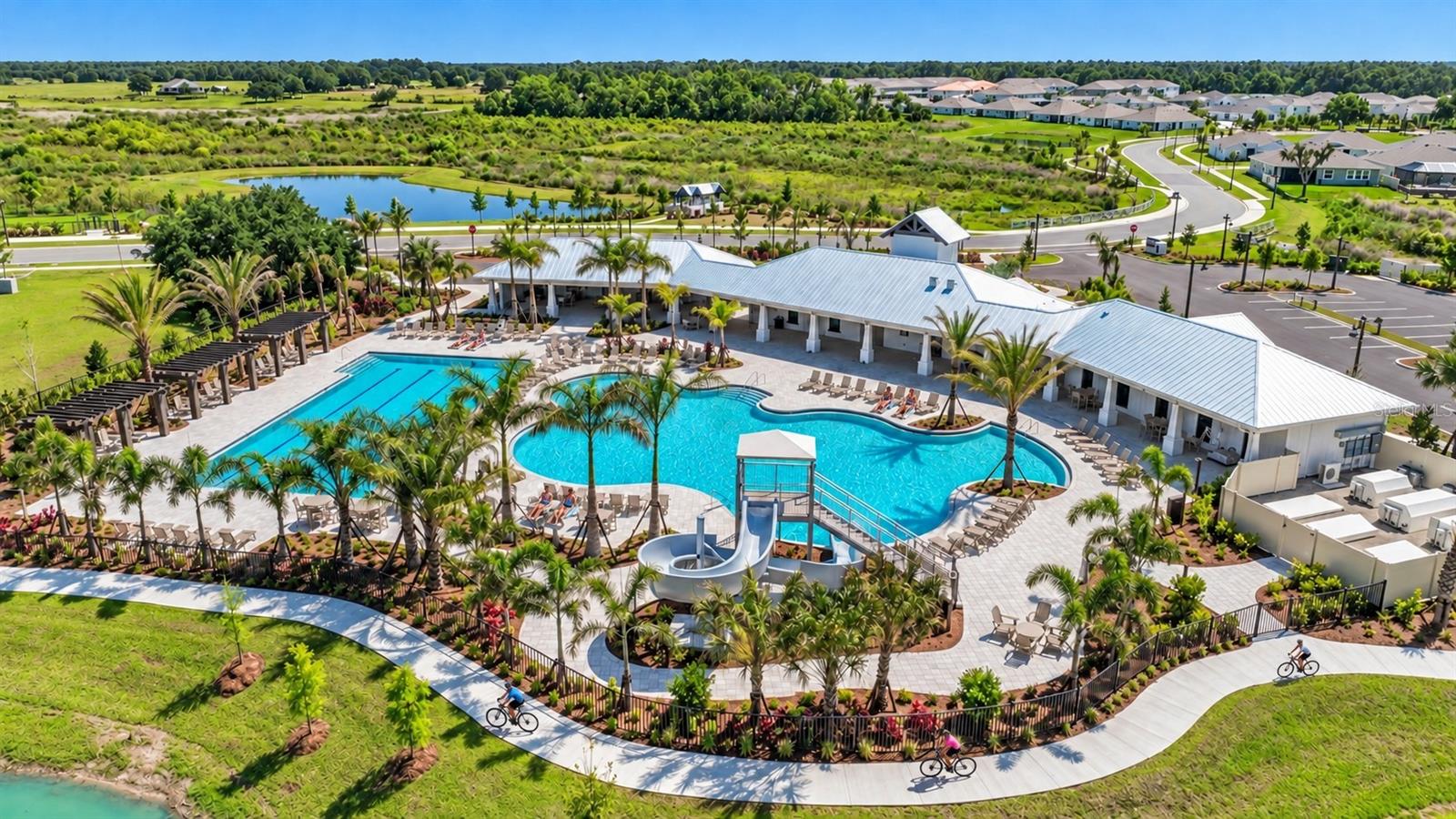 Amazing resort style pool - 3515 WHITE DANDELION CT, PLANT CITY