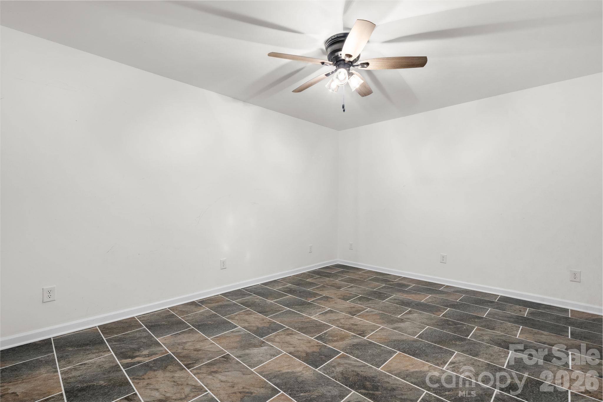 Single Family Residence at 280 Haven Ridge Lane, Marion, photo 21 of 35