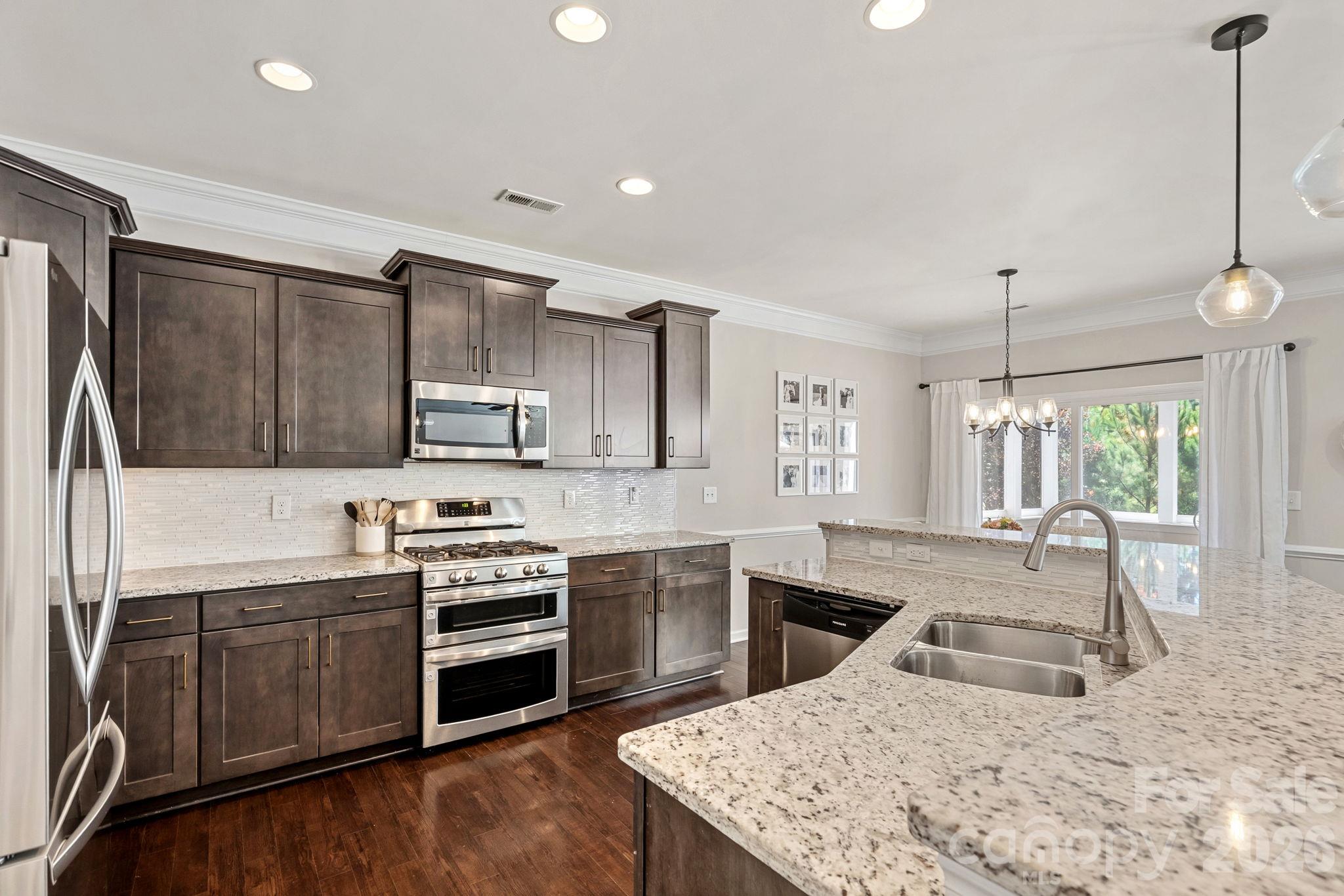 Single Family Residence at 9038 Loch Glen Way, Charlotte, photo 9 of 41