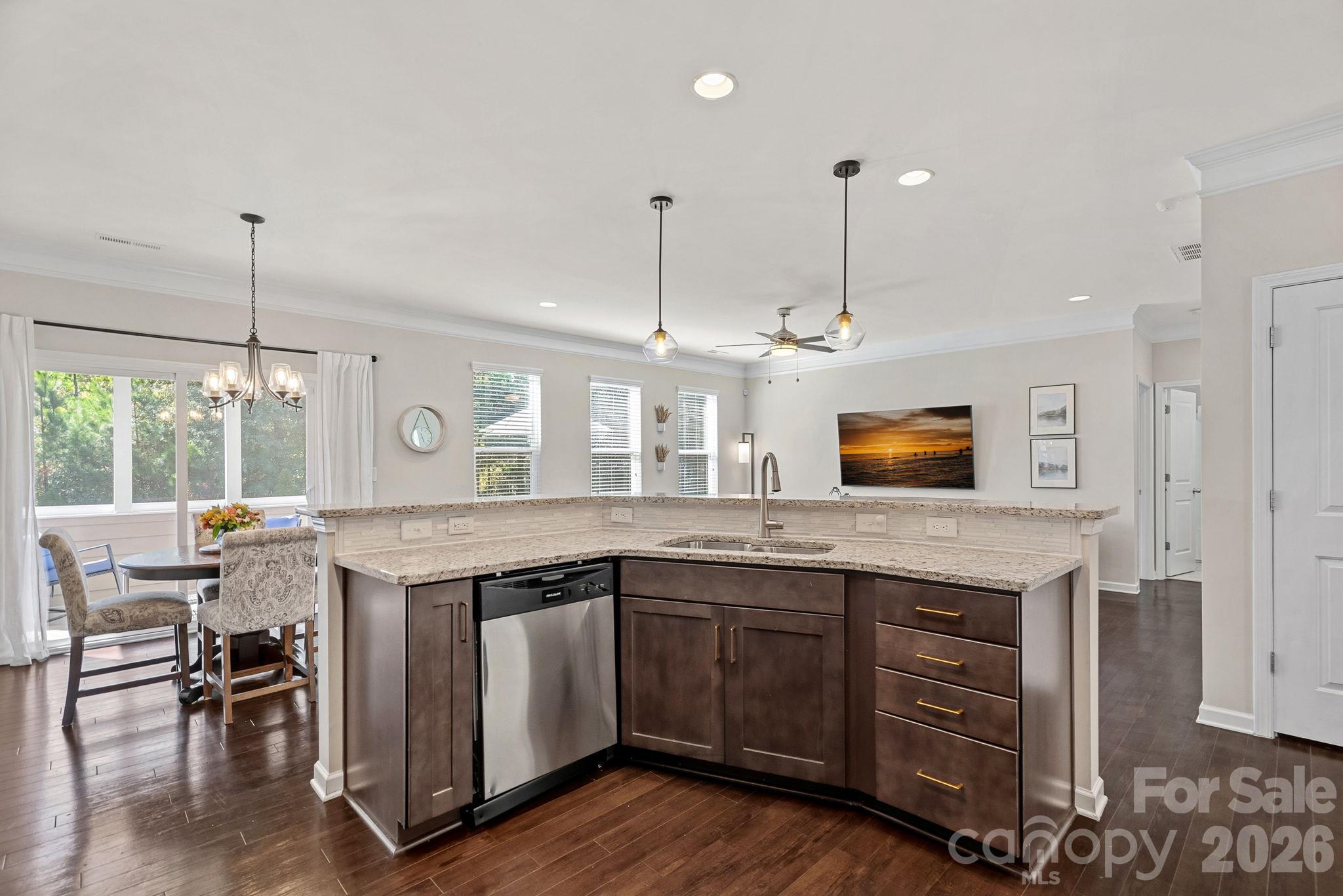 Single Family Residence at 9038 Loch Glen Way, Charlotte, photo 11 of 41