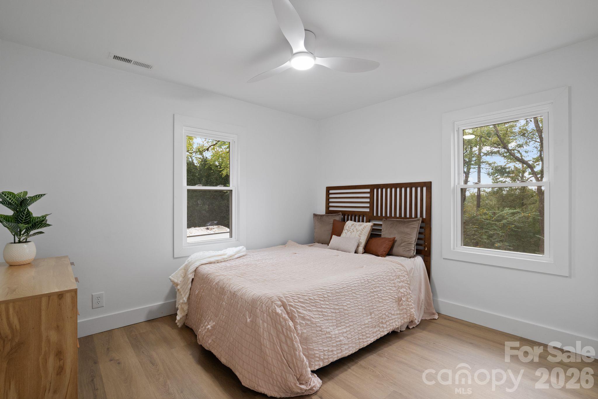 Single Family Residence at 80 Clarendon Road, Asheville, photo 14 of 38