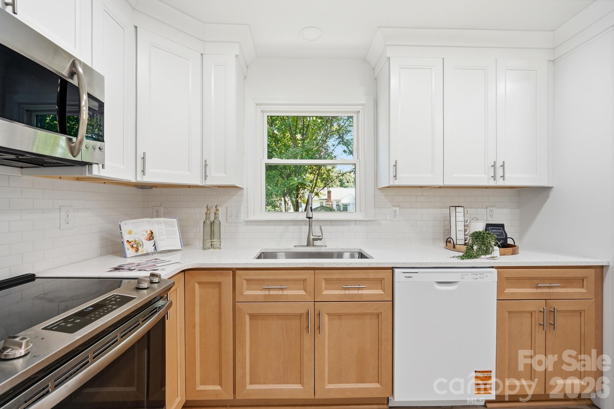 Single Family Residence at 6131 Coach Hill Lane, Charlotte, photo 13 of 43