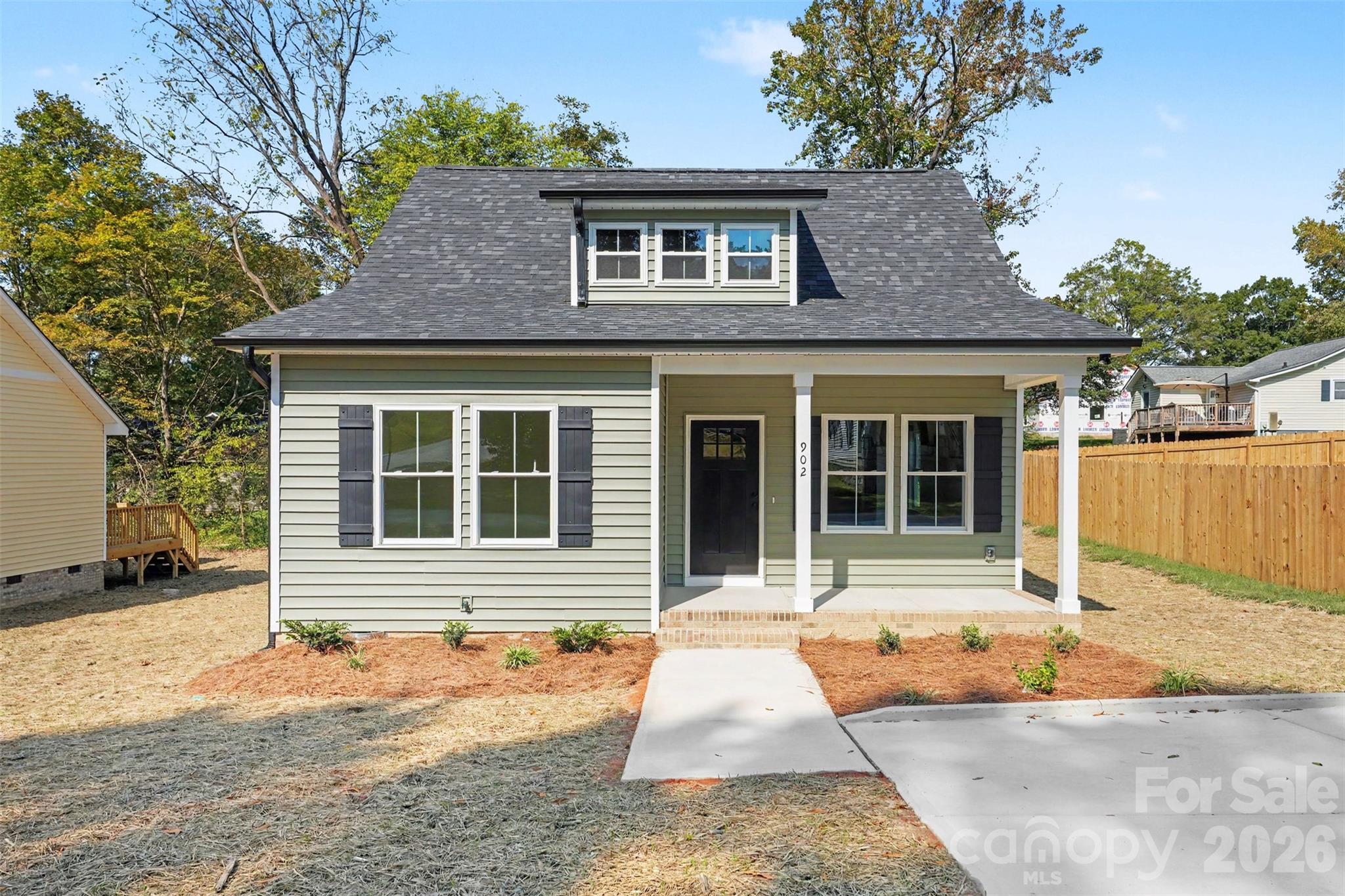 902 W 8th Street
