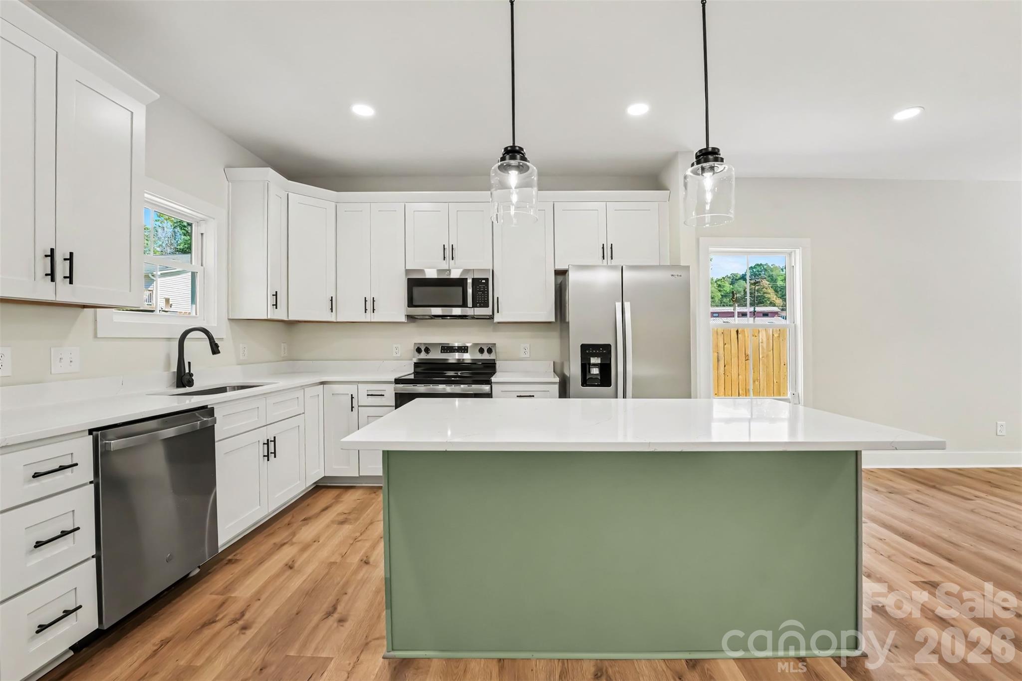 Quartz Countertops - 902 W 8th Street, Kannapolis