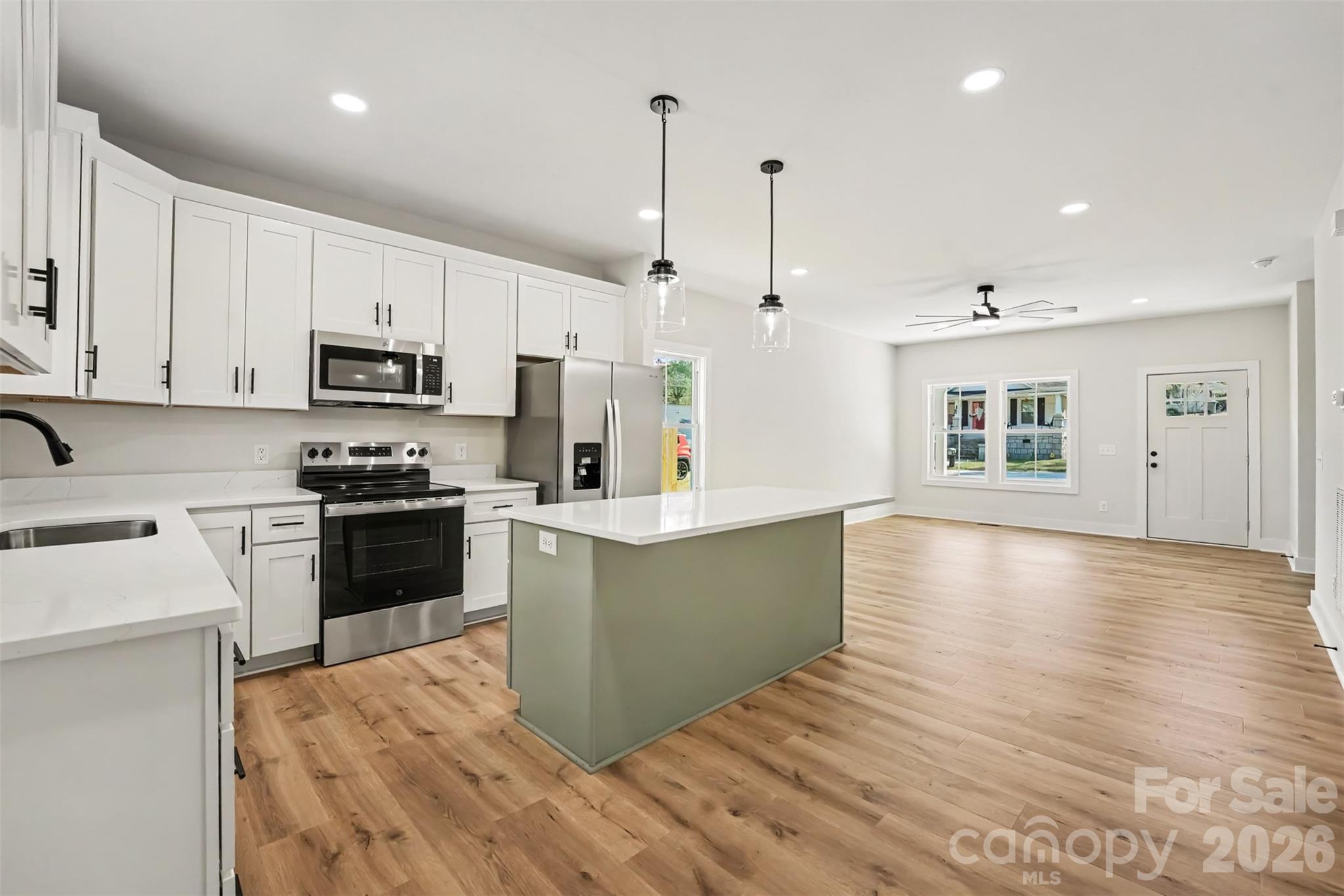 Soft close cabinetry eat-in kitchen - 902 W 8th Street, Kannapolis