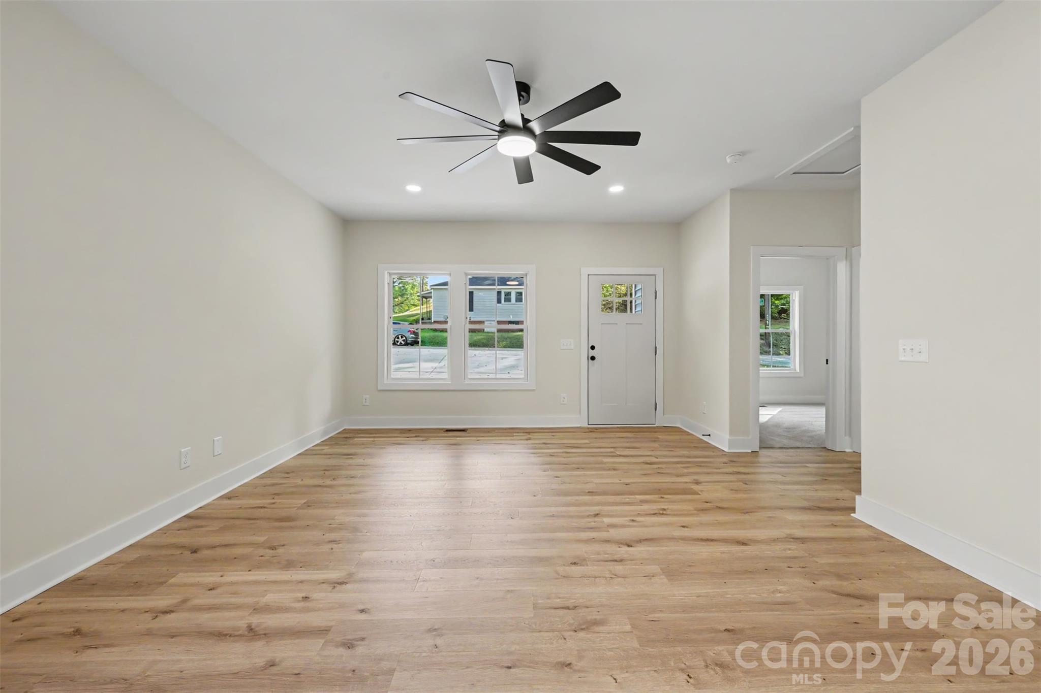 Open concept - 910 W 8th Street, Kannapolis