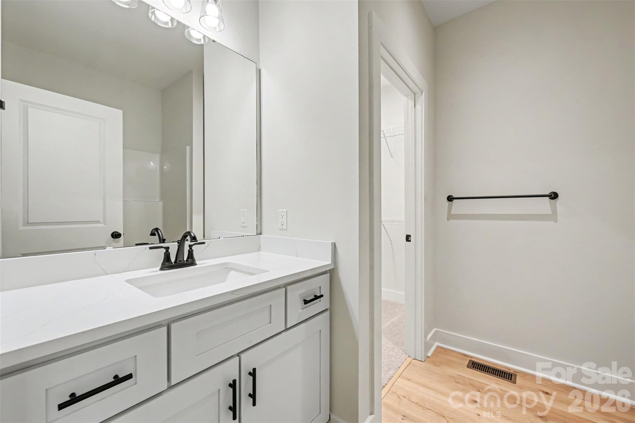 Primary bathroom ensuite 2 - 910 W 8th Street, Kannapolis