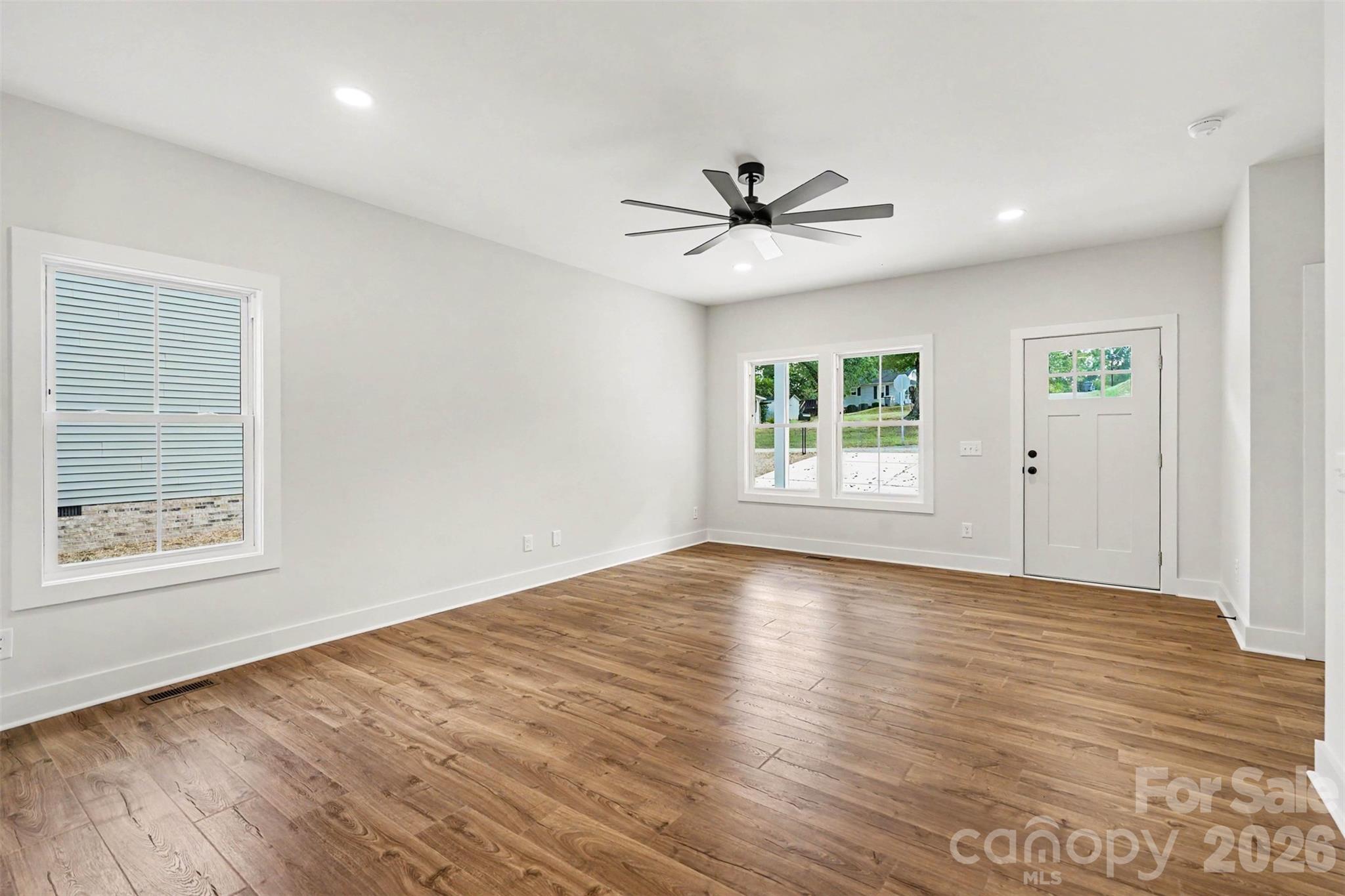 Living room area - 906 W 8th Street, Kannapolis