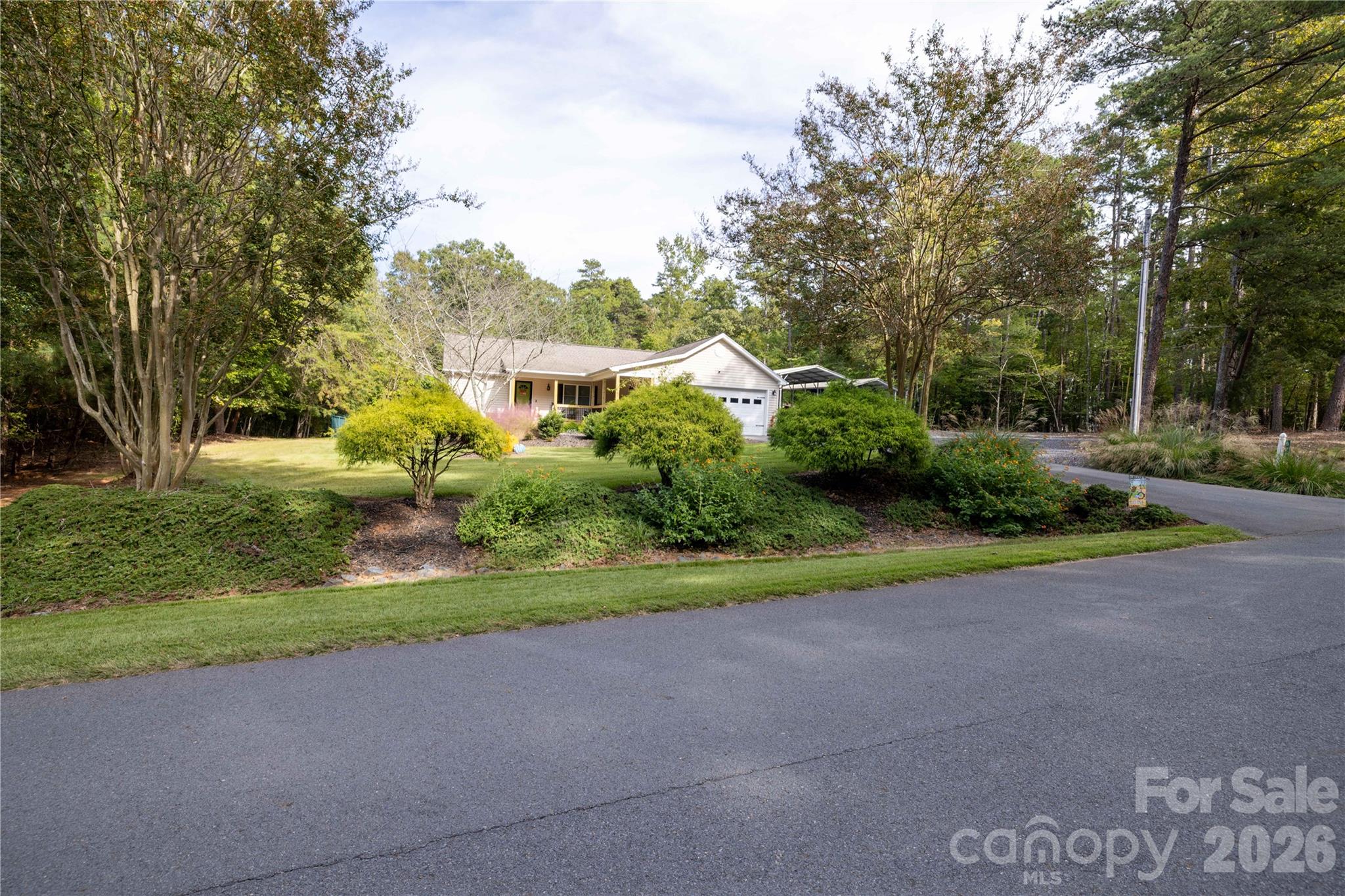 Single Family Residence at 571 Newport Drive, Mount Gilead, photo 5 of 51
