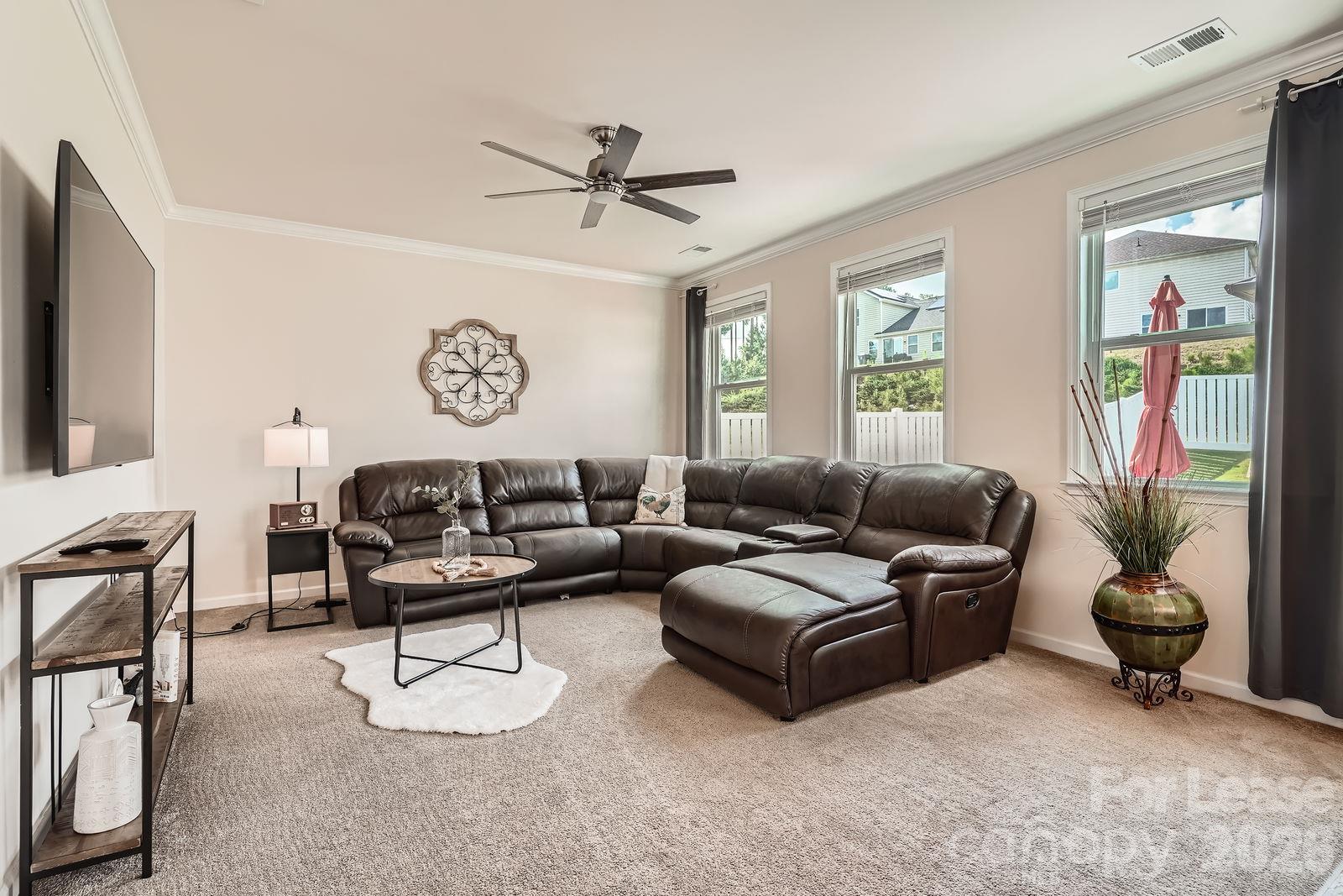 Single Family Residence at 14122 Ridgewater Way, Charlotte, photo 6 of 29