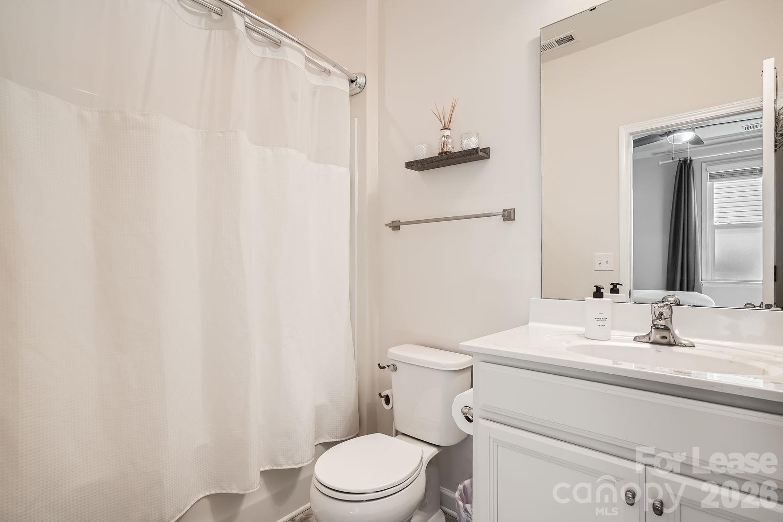 Guest Bathroom (Main Floor) - 14122 Ridgewater Way, Charlotte