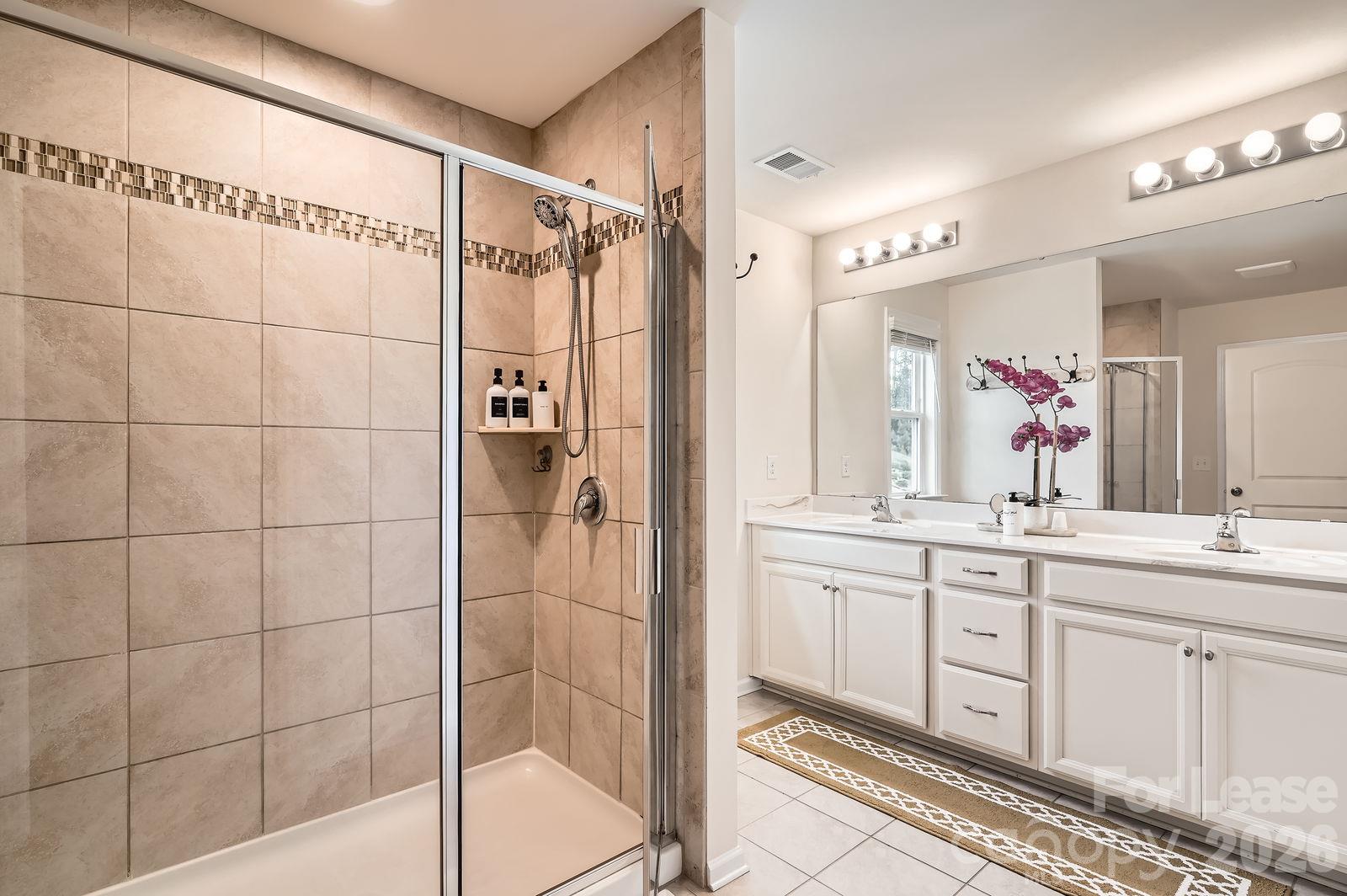 Master Bathroom (Second Floor) - 14122 Ridgewater Way, Charlotte