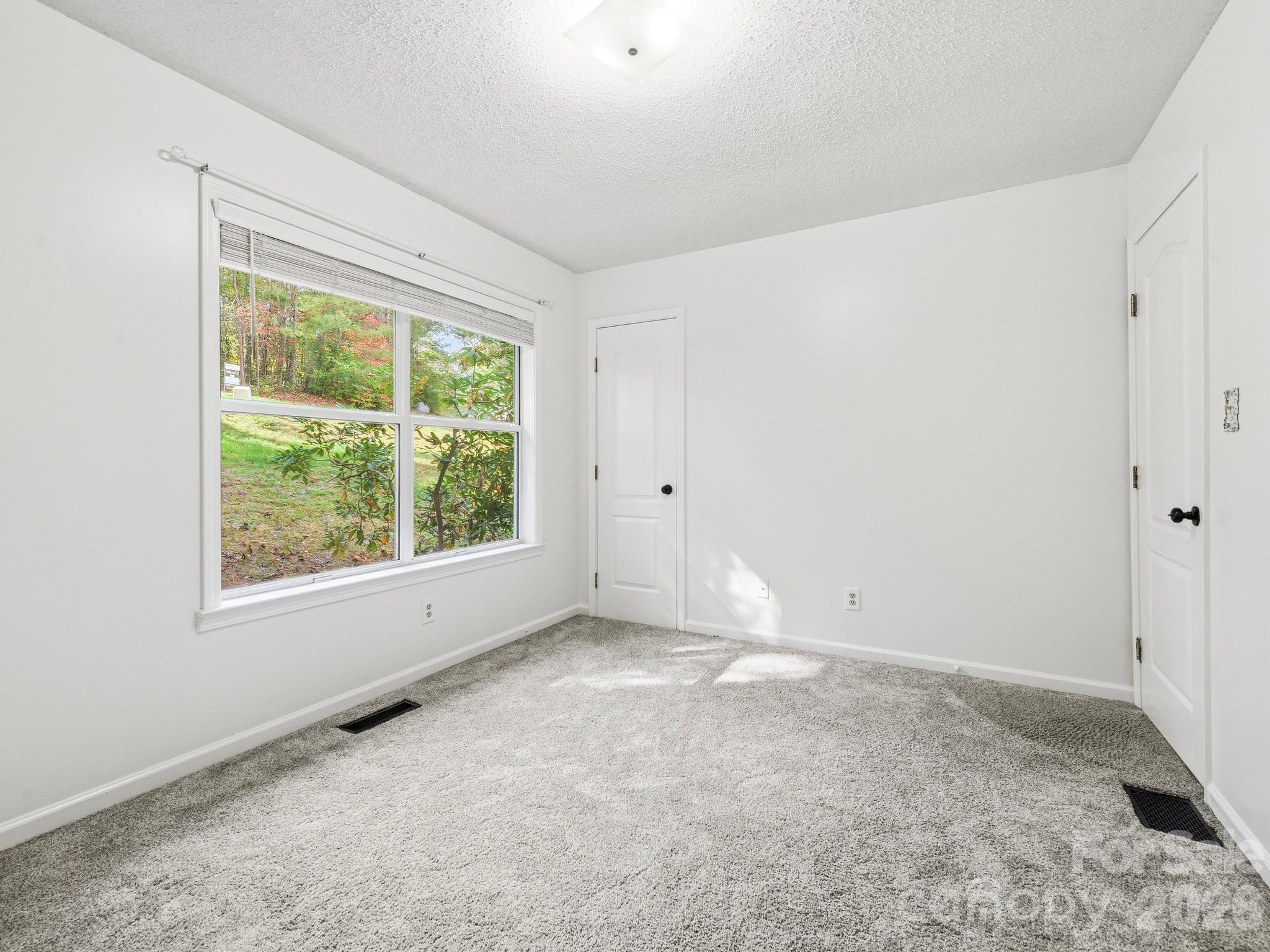 Bedroom 3 - 8 Rasada Extension, Weaverville