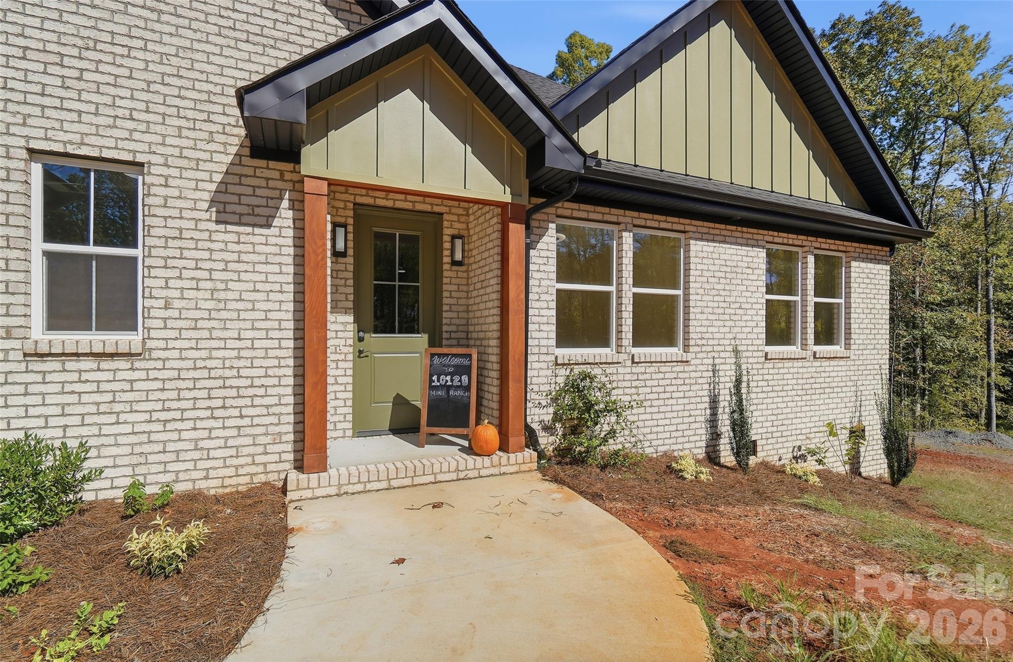 Single Family Residence at 10120 Mini Ranch Road, Waxhaw, photo 5 of 40