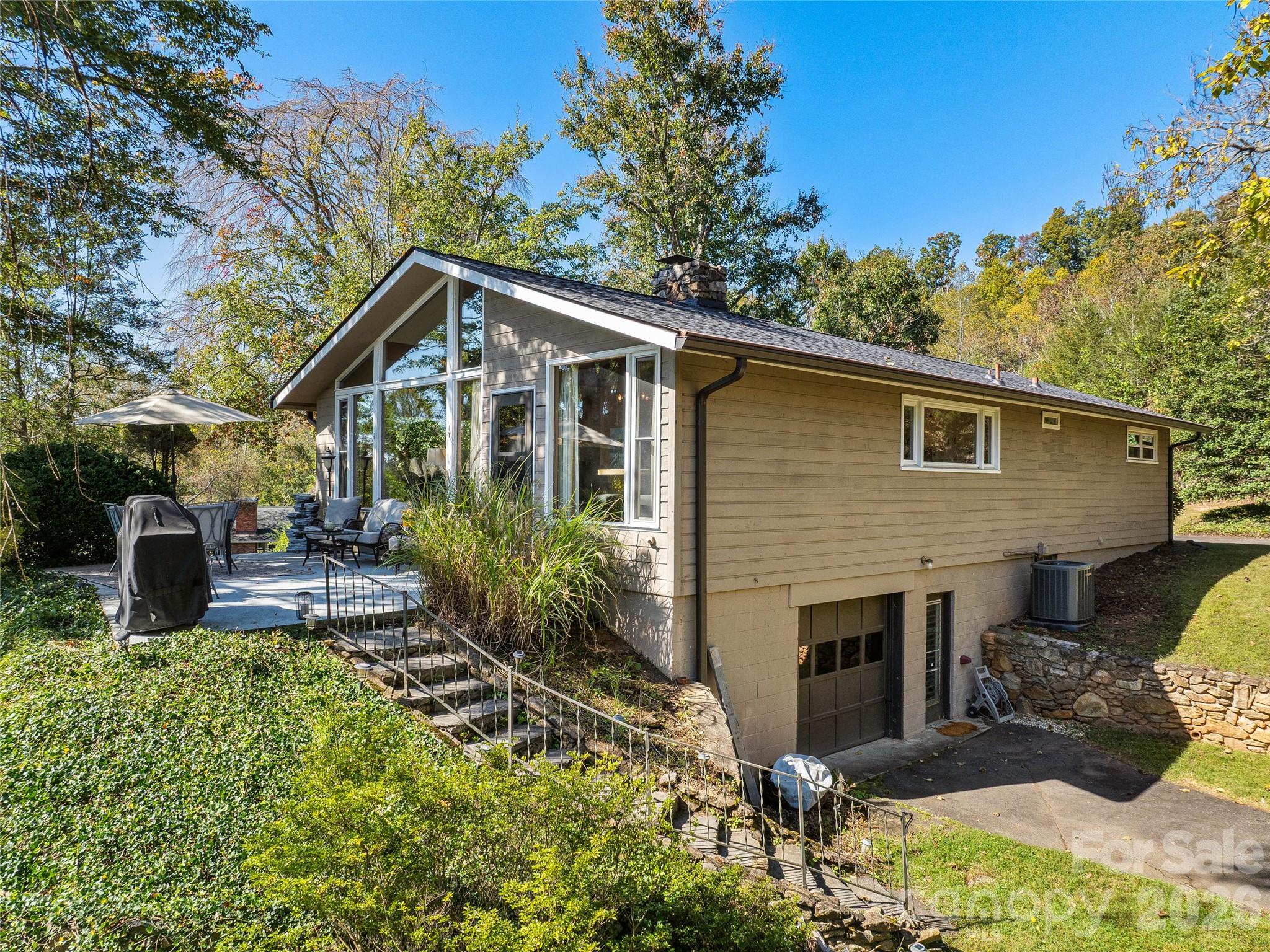 Single Family Residence at 115 Wild Cherry Road, Asheville, photo 5 of 38