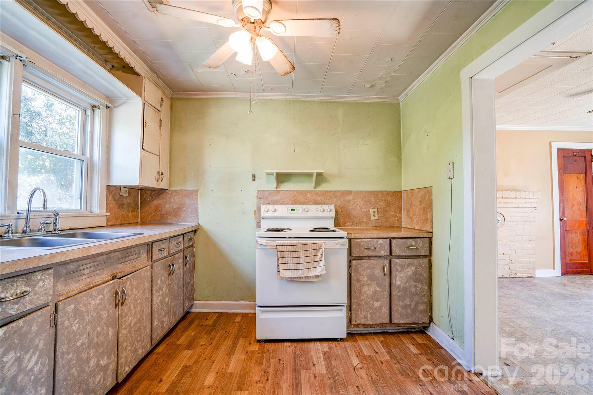 Single Family Residence at 217 Lineberger Street, Shelby, photo 4 of 16