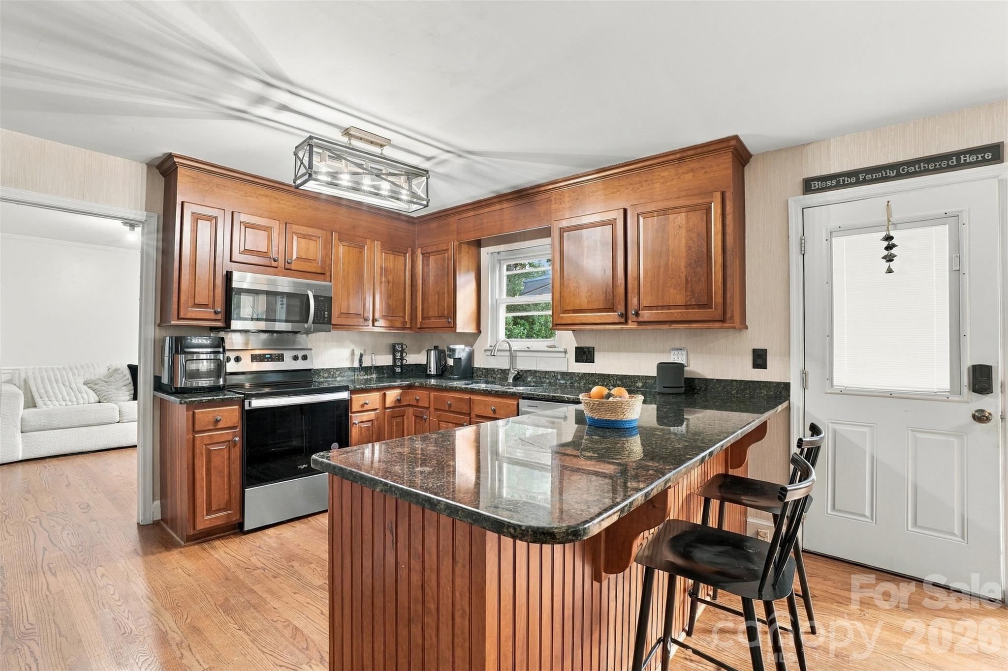 Single Family Residence at 4206 Foxmoor Drive, Charlotte, photo 14 of 48
