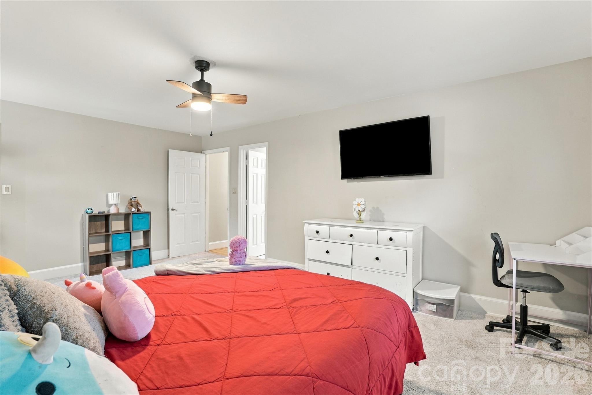 Single Family Residence at 4206 Foxmoor Drive, Charlotte, photo 31 of 48