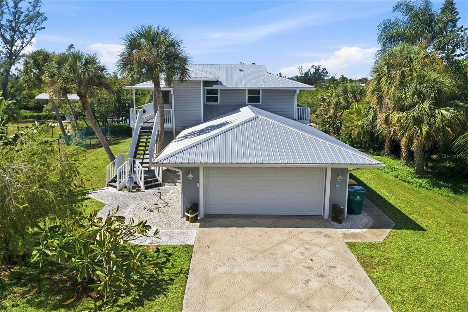 900 OXFORD DR