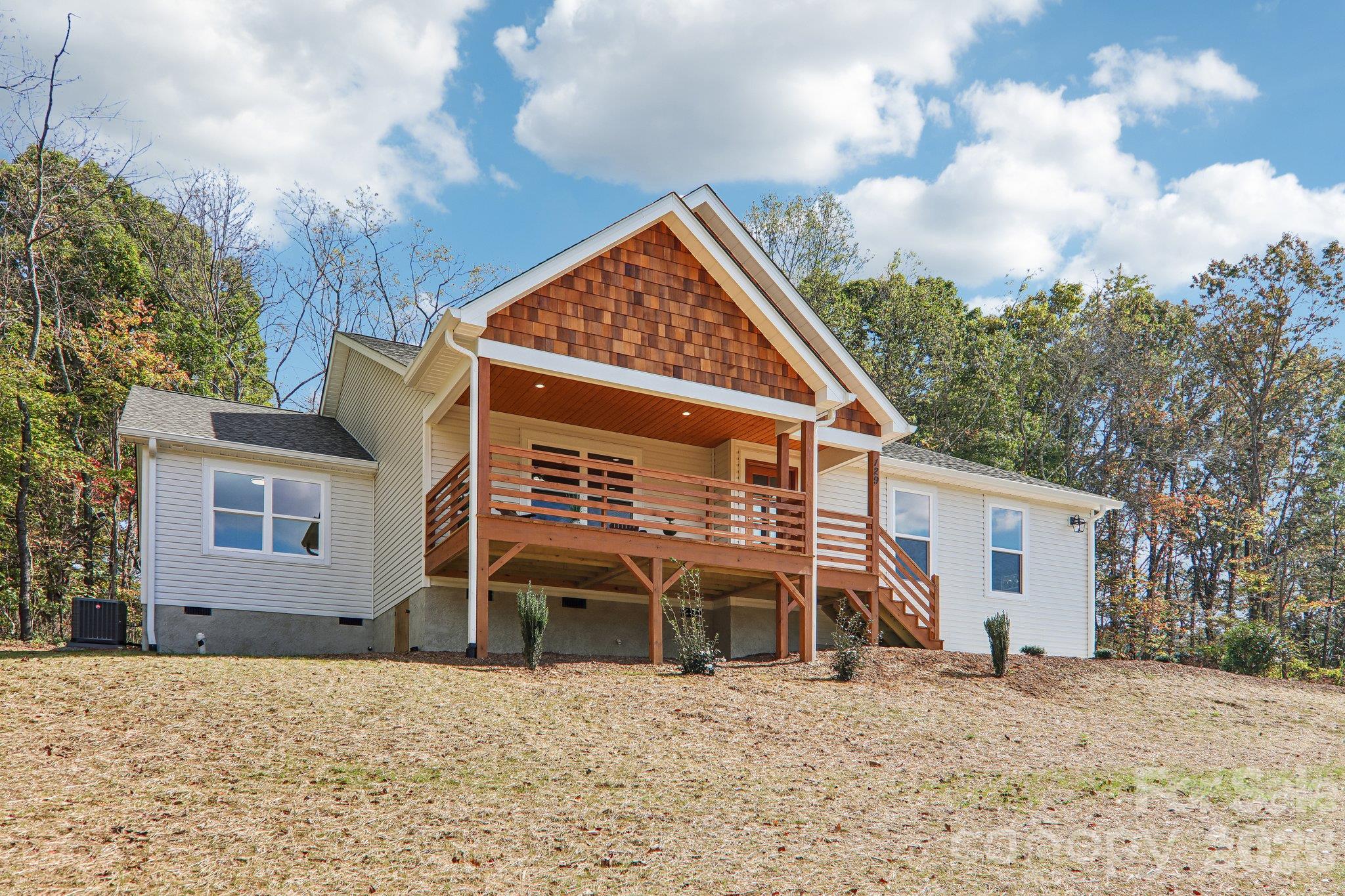 Single Family Residence at 129 Lincoln Ridge Drive, Candler, photo 3 of 41
