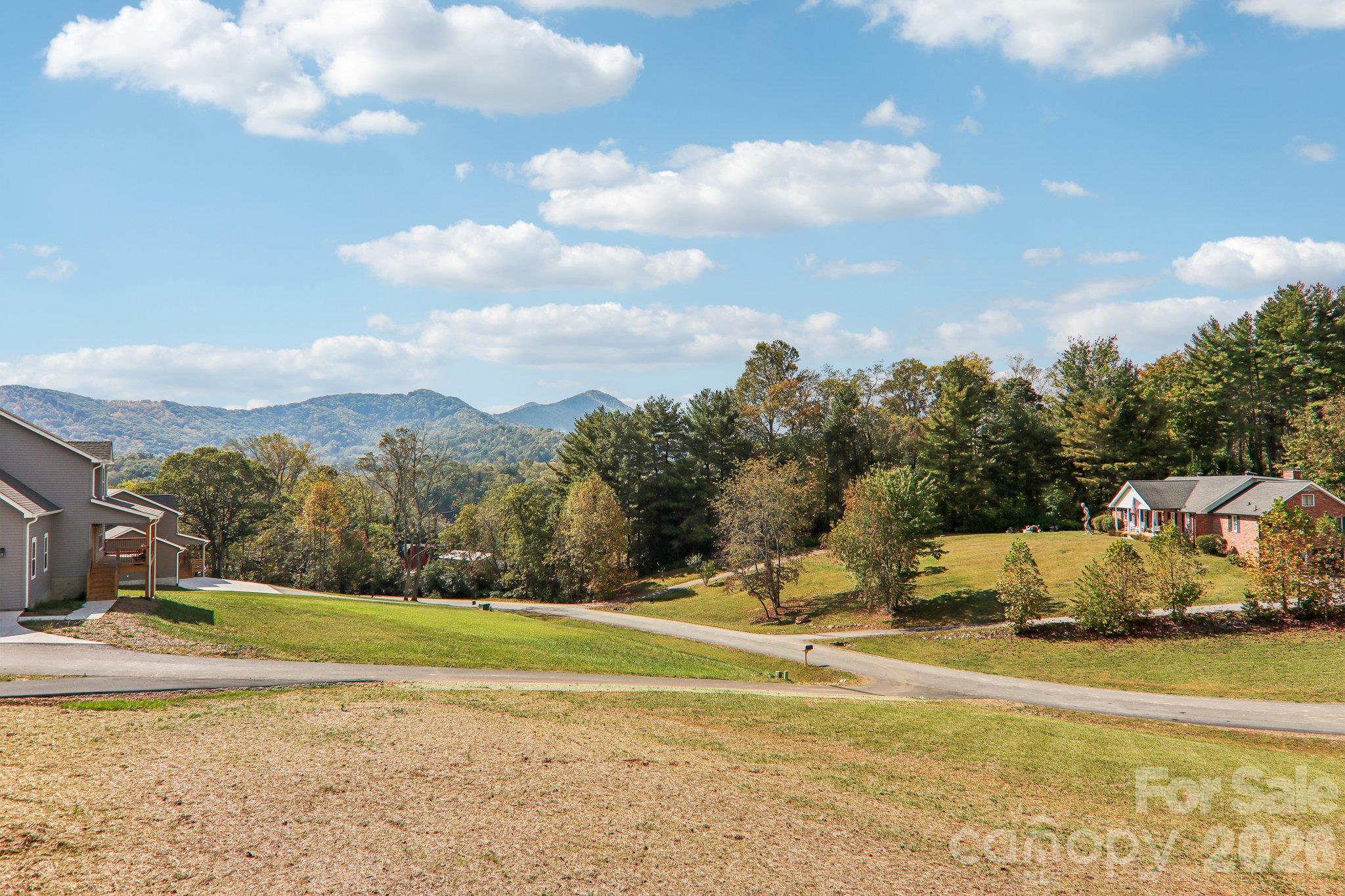 Single Family Residence at 129 Lincoln Ridge Drive, Candler, photo 6 of 41