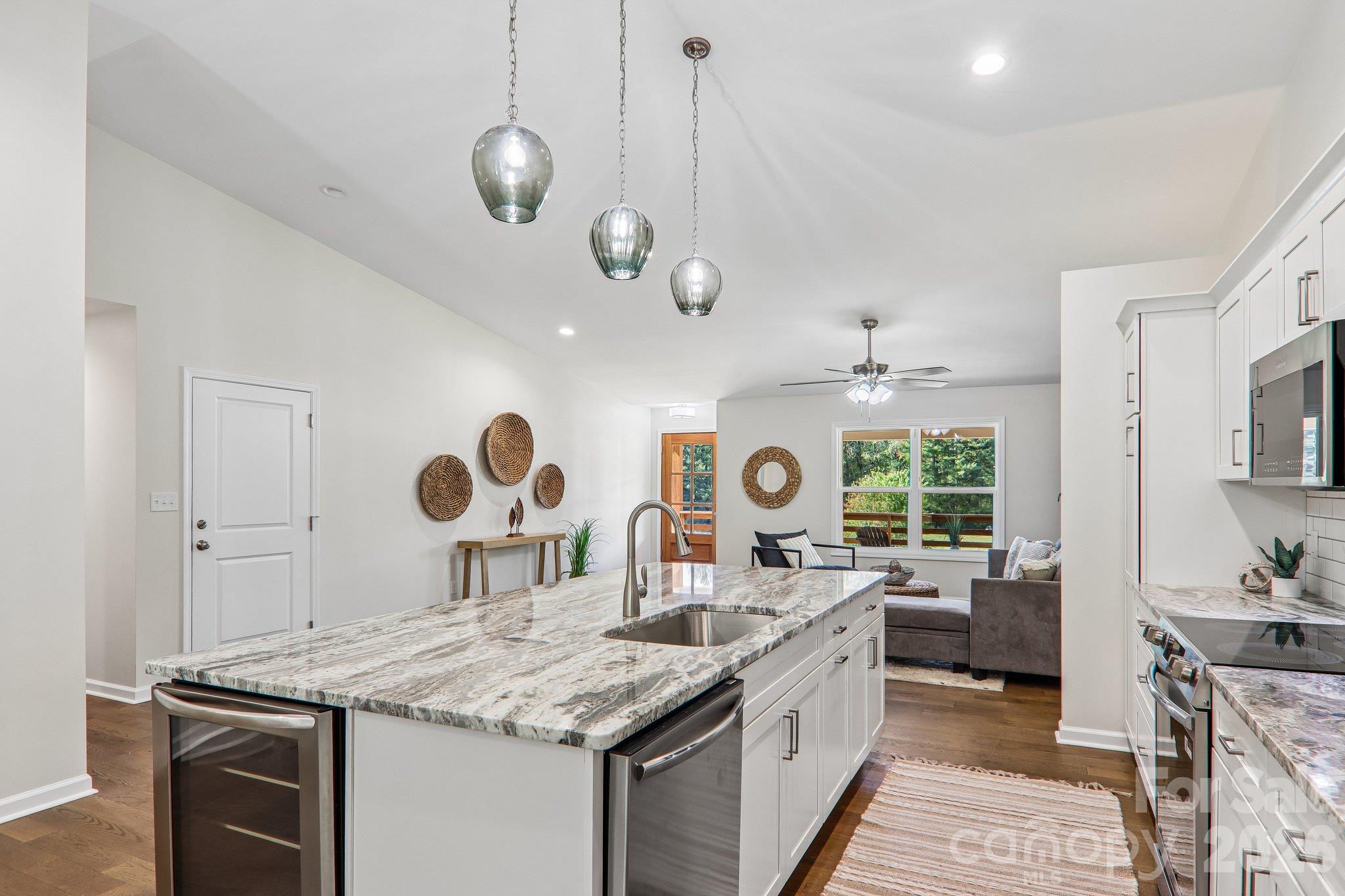 Single Family Residence at 129 Lincoln Ridge Drive, Candler, photo 12 of 41