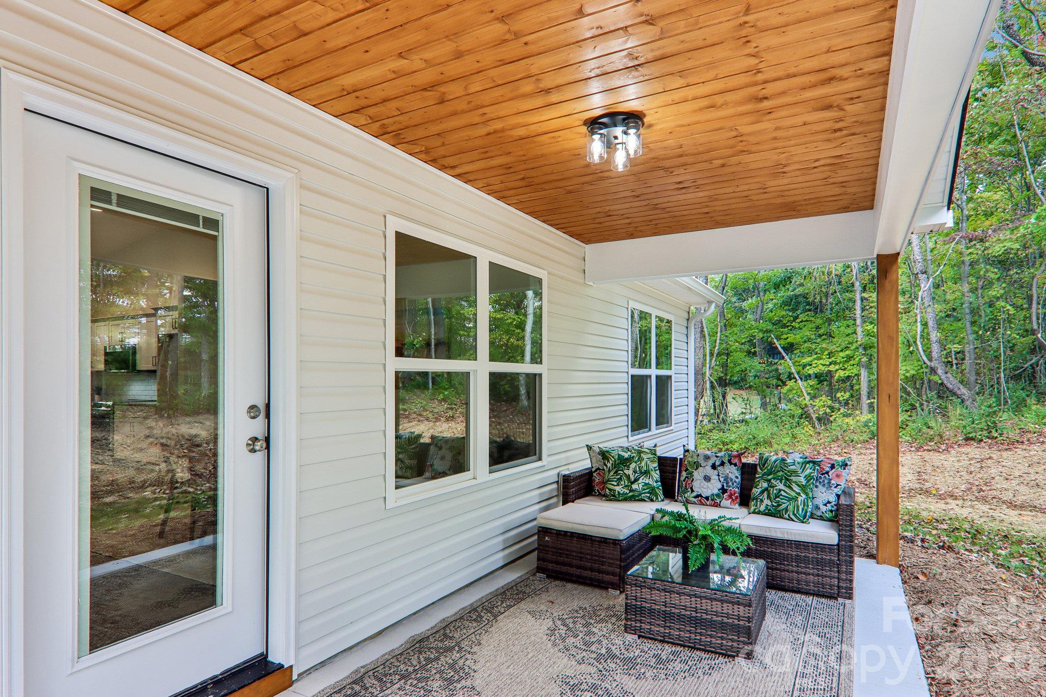 Single Family Residence at 129 Lincoln Ridge Drive, Candler, photo 33 of 41