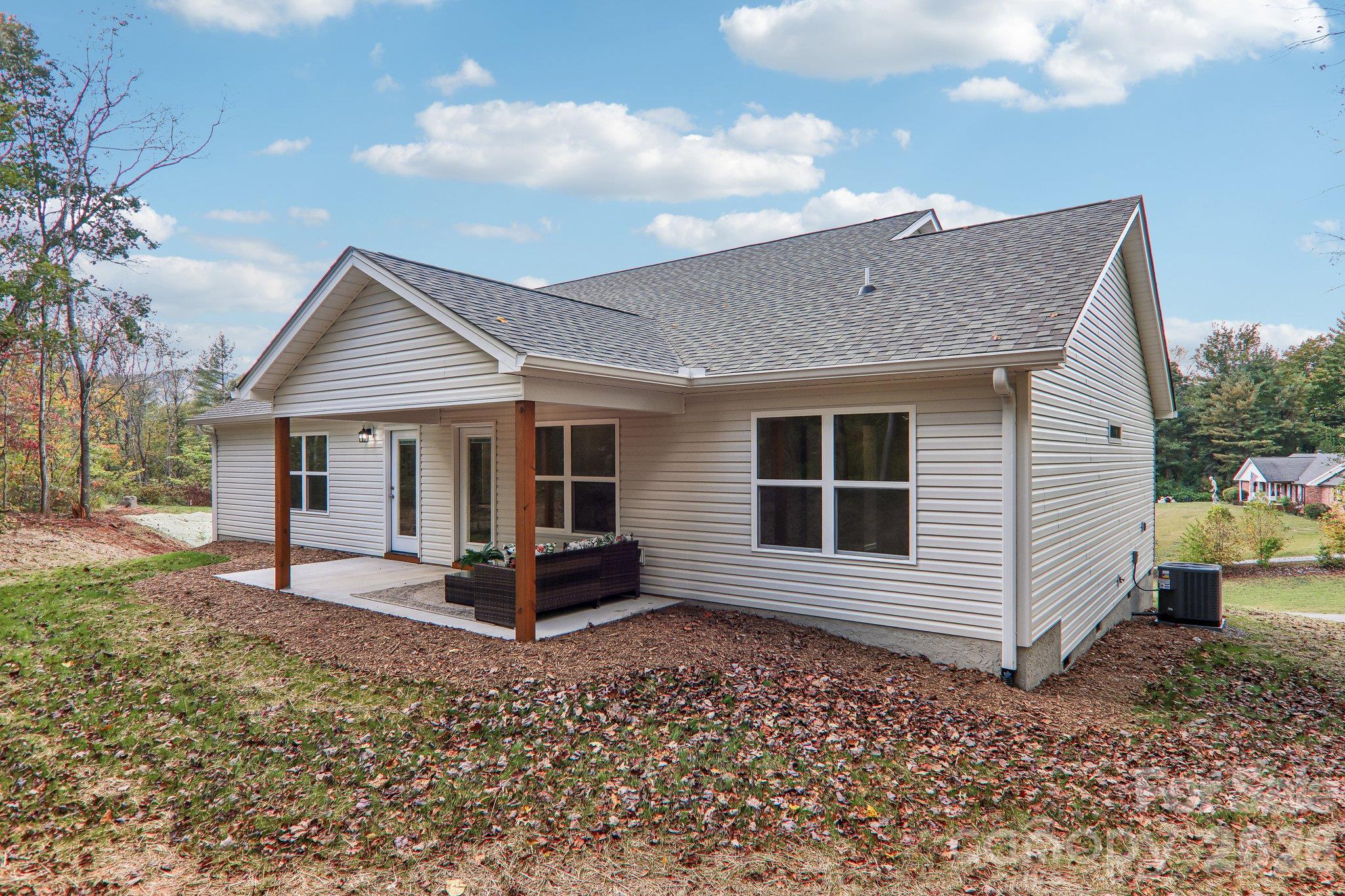 Single Family Residence at 129 Lincoln Ridge Drive, Candler, photo 34 of 41