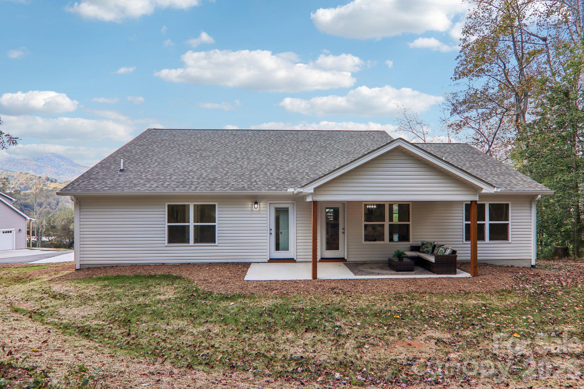 Single Family Residence at 129 Lincoln Ridge Drive, Candler, photo 36 of 41