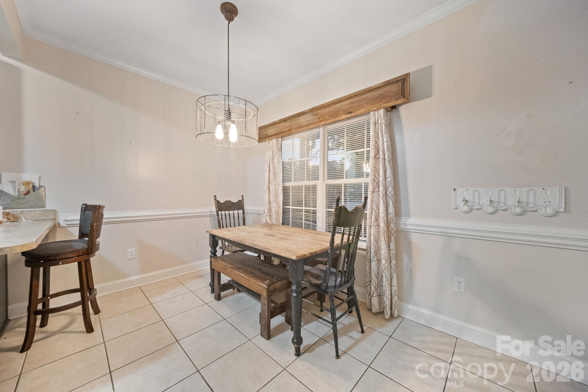 dining area - 511 S Zion Street, Landis