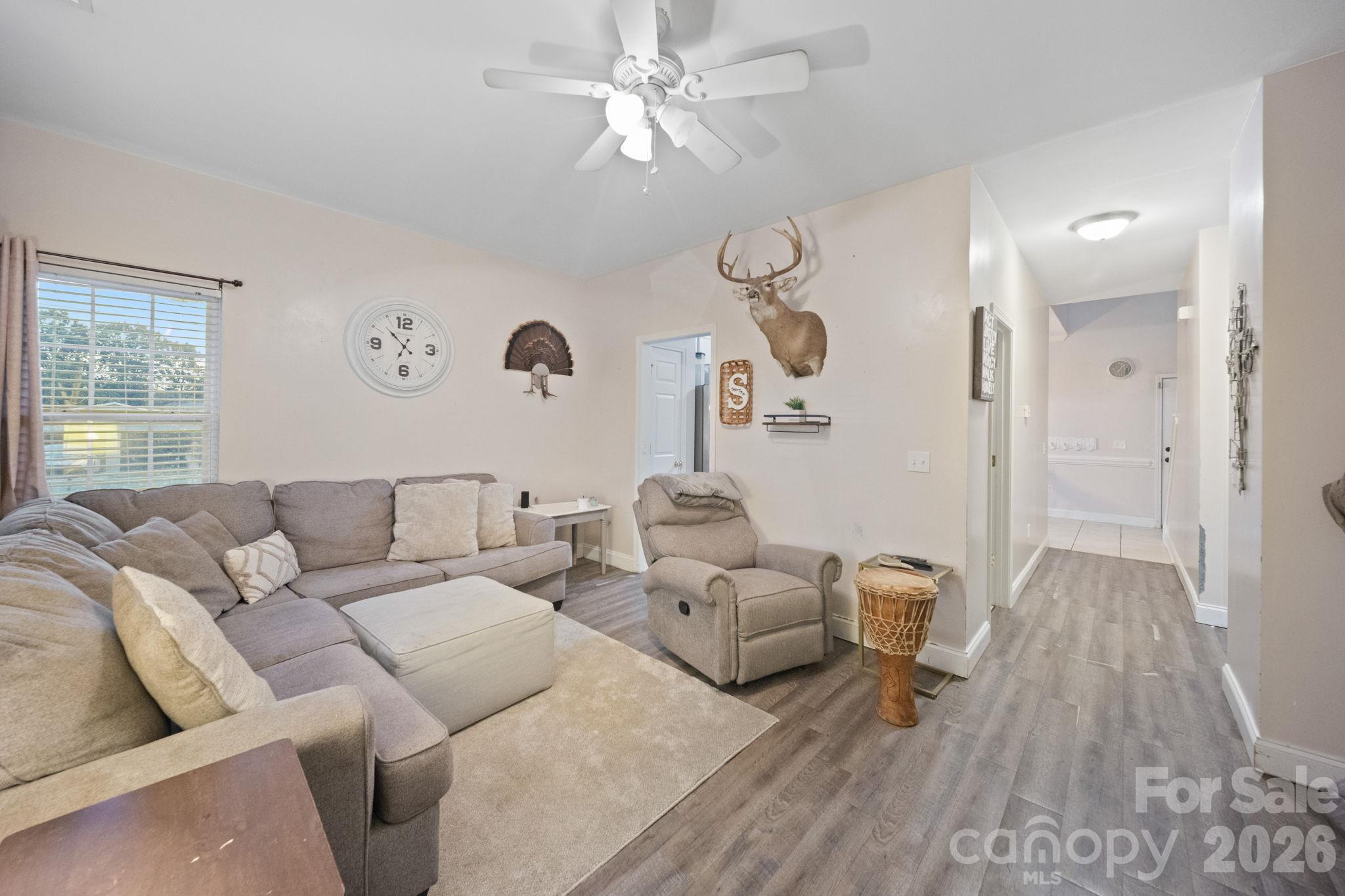 Living room - 511 S Zion Street, Landis