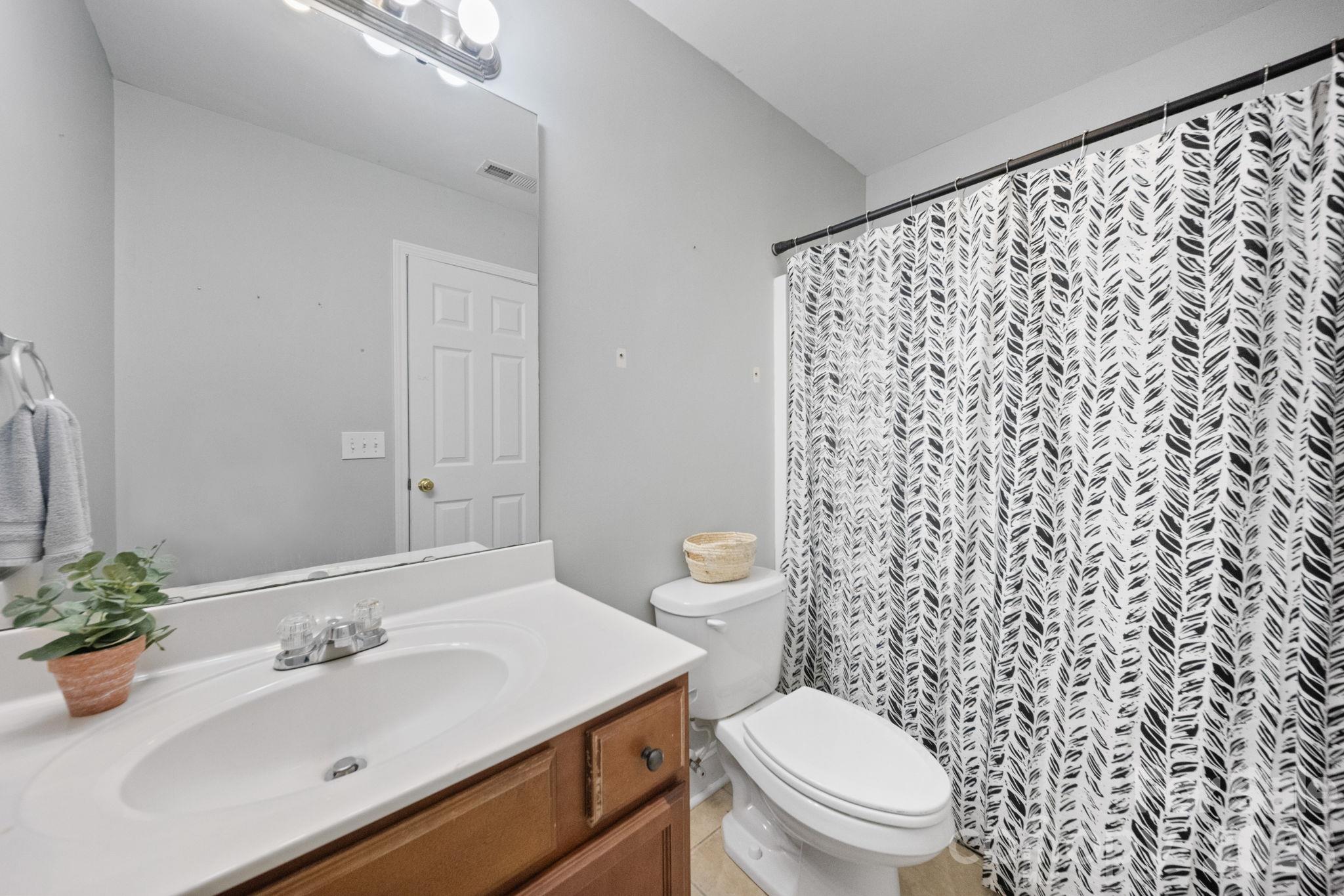 full bath upstairs - 511 S Zion Street, Landis