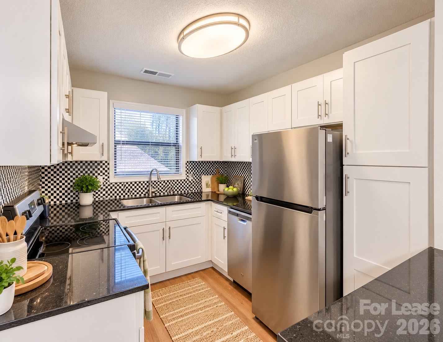 Apartment at 1636 Chippendale Road, Charlotte, photo 5 of 10